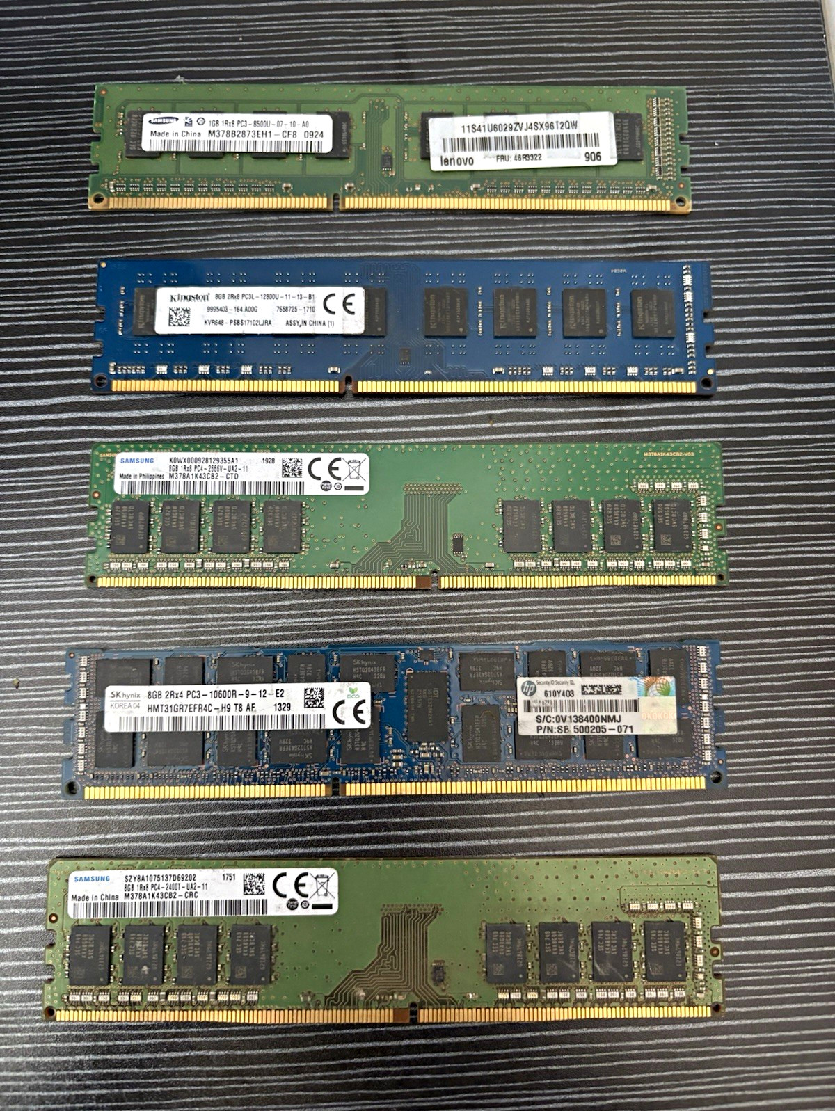 Mixed Brands DDR3 240-Pin DIMM Non-ECC Unbuffered PC3-12800U (10x) Lot