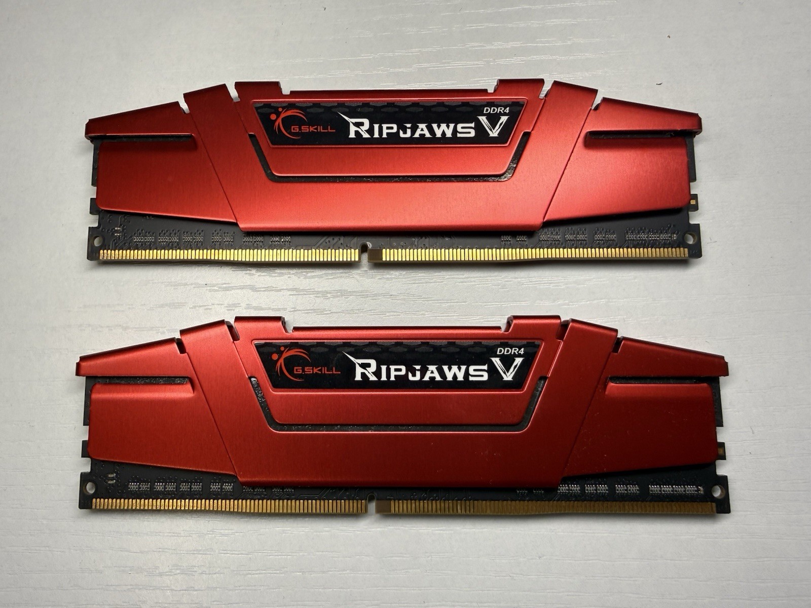 G.SKILL Ripjaws V DDR4-2400 16GB (2x8GB) DIMM Intel XMP 2.0 Ready