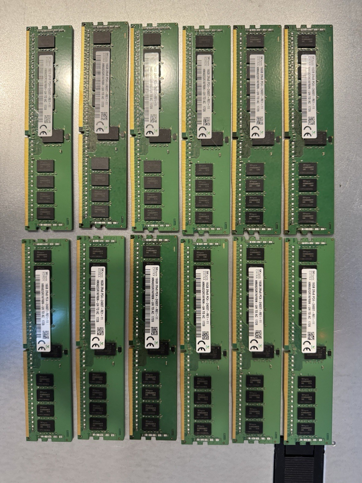 SK hynix (12 X 16GB) PC4-25600 (DDR4-2400) Memory (HMA82GR7AFR8N-XN) Tested