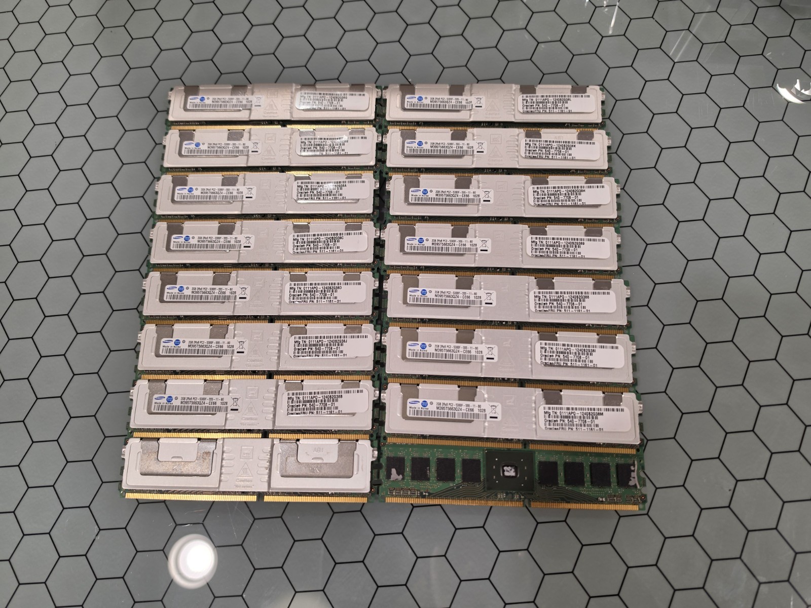 Lot of 16 SAMSUNG M395T5663QZ4 (2GB 2RX8 PC2- 5300F-11-B0) MEMORY RAM