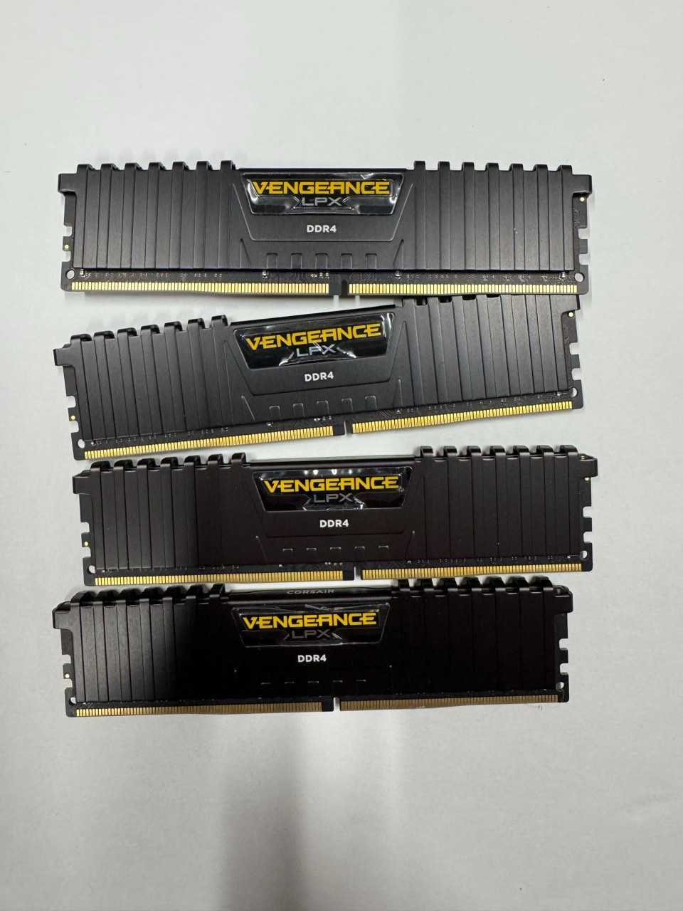 32GB (4x8gb) Corsair Vengeance LPX DDR4 2666MHz PC RAM CMK32GX4M4A2666C16 32GB (4x8gb) Corsair Vengeance LPX DDR4 2666MHz PC RAM CMK32GX4M4A2666C16