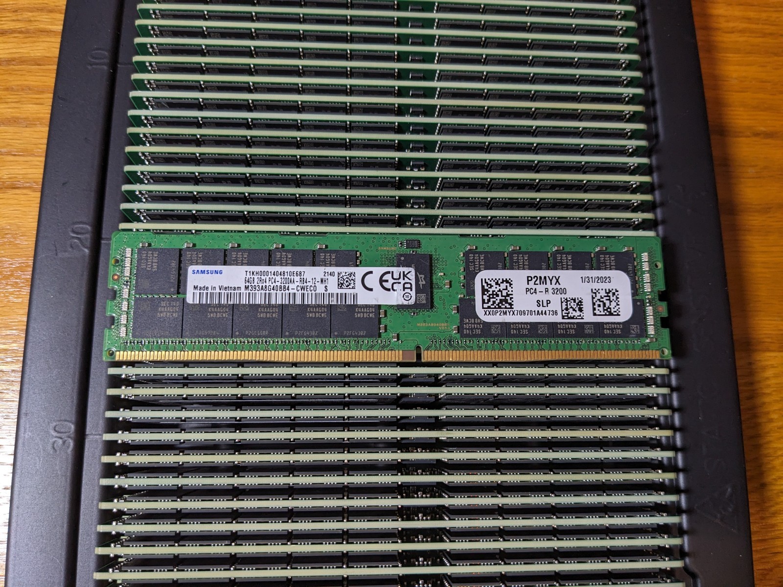 Samsung 64gb PC4-3200AA 2Rx4 DDR4 ECC RDIMM Reg Server Memory M393A8G40BB4-CWE Samsung 64gb PC4-3200AA 2Rx4 DDR4 ECC RDIMM Reg Server Memory M393A8G40BB4-CWE