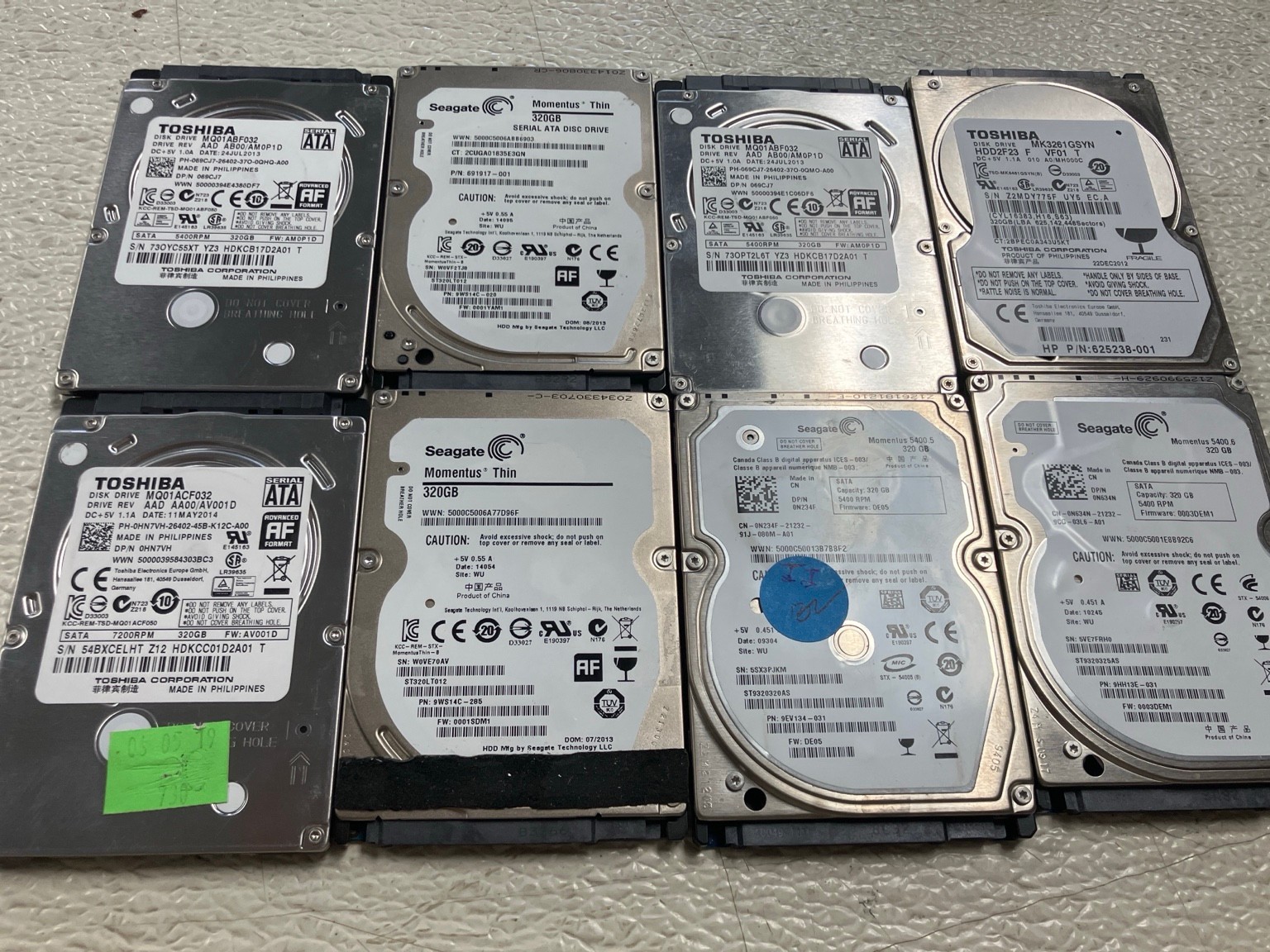 Lot of 8 320GB 2.5\