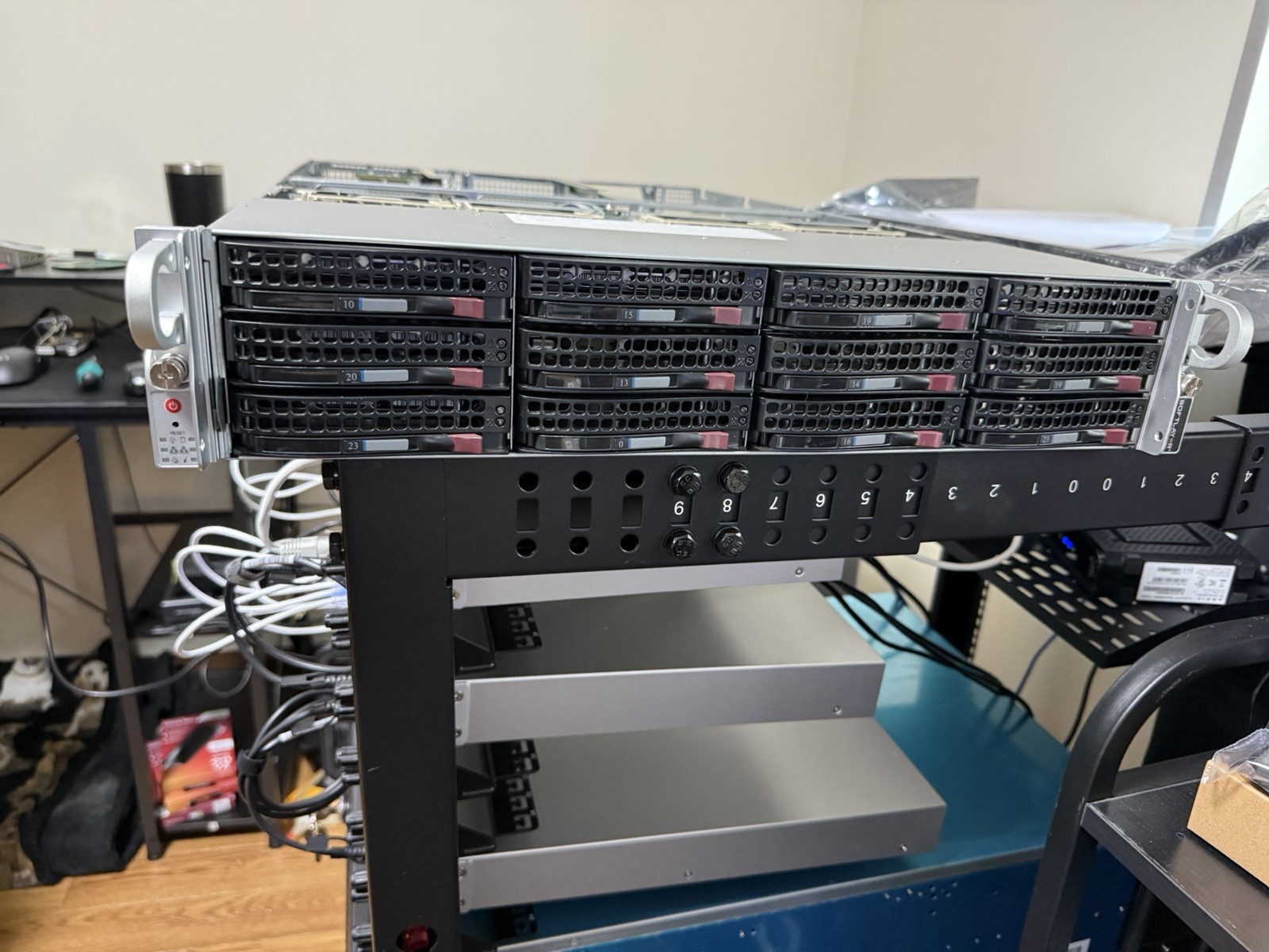 FREENAS ZFS Server 2U 12 Bay SYS-6028U-SAS3 X10DRU-i+ 2x E5-2683 V3 128GB RAM 