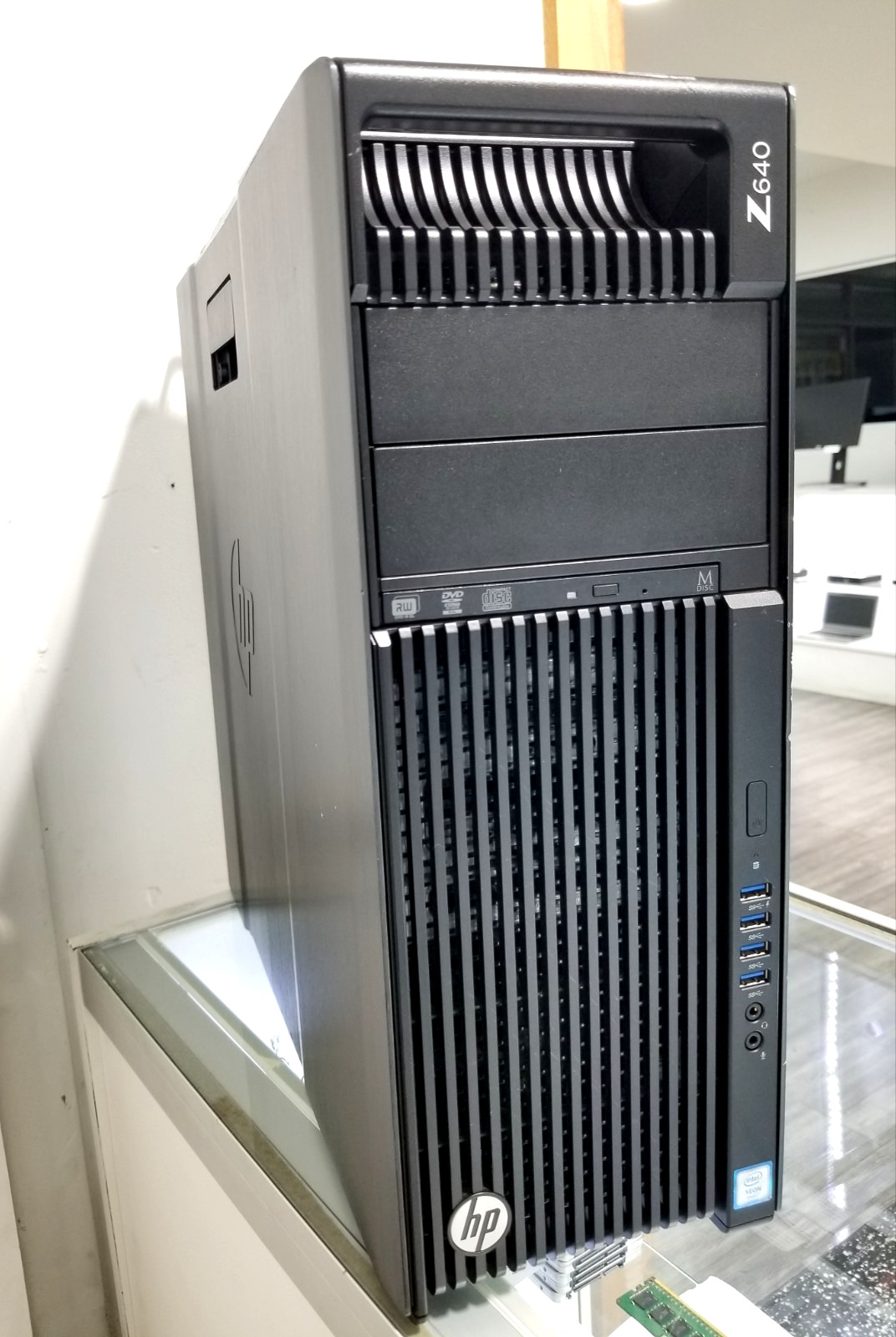 HP Z640 Xeon E5-2643 v3, 64GB RAM, 512GB NVMe, 2TB HDD, GTX 1050 Ti, Win 11 Pro