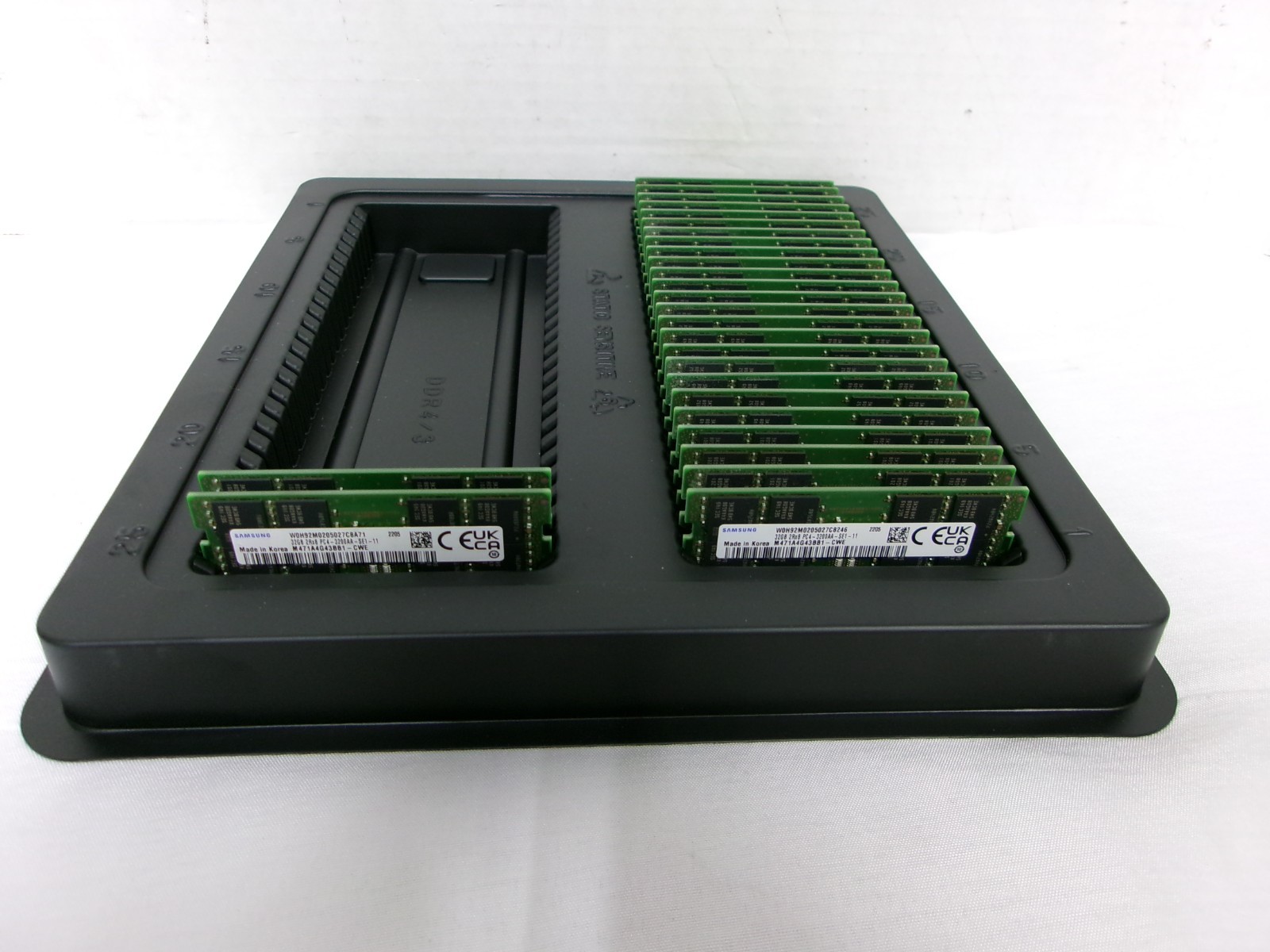Samsung 864GB (27x32GB) 3200MHz PC4-3200AA Laptop RAM SODIMM (M471A4G43BB1-CWE) Samsung 864GB (27x32GB) 3200MHz PC4-3200AA Laptop RAM SODIMM (M471A4G43BB1-CWE)