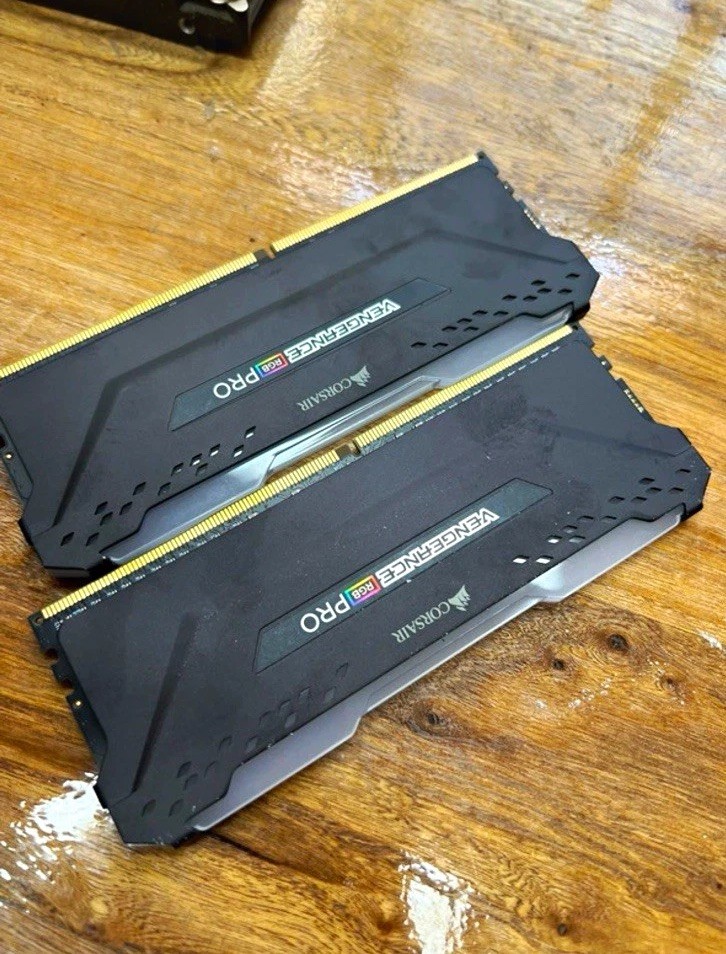 Corsair Vengeance RGB Pro 32GB (2x16GB) DDR4-3600 288-Pin DIMM RAM