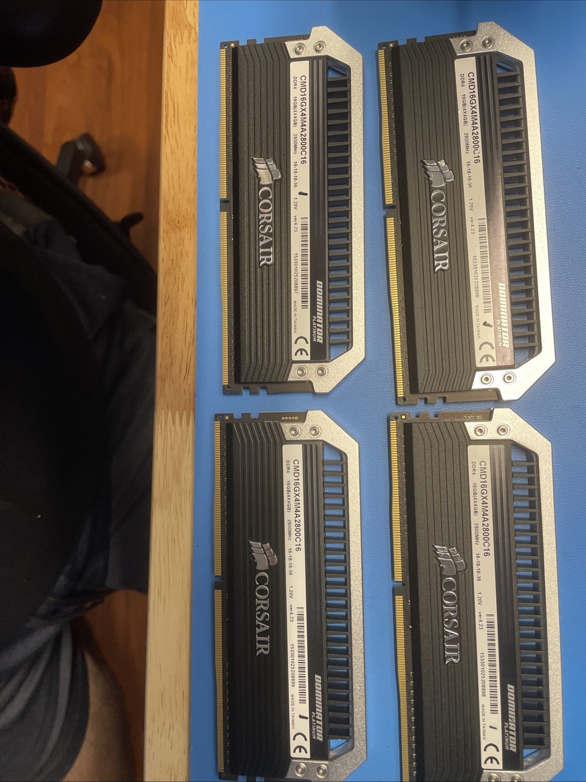 Corsair Dominator Platinum 16GB (4x4GB) DDR4-2800 CL16 RAM CMD16GX4M4A2800C16 Corsair Dominator Platinum 16GB (4x4GB) DDR4-2800 CL16 RAM CMD16GX4M4A2800C16