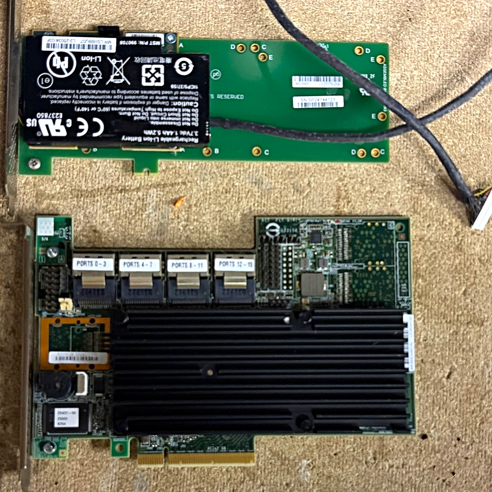 LSI MegaRAID SAS 9260-16i 16-Port SAS PCIe RAID Controller Card with battery