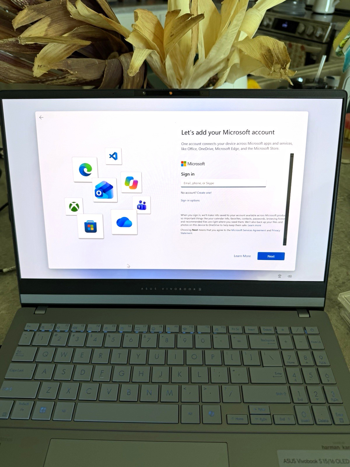 ASUS Vivobook S 15 OLED Laptop – Ultra 7 / 16GB / 1TB / 3K 120Hz ASUS Vivobook S 15 OLED Laptop – Ultra 7 / 16GB / 1TB / 3K 120Hz