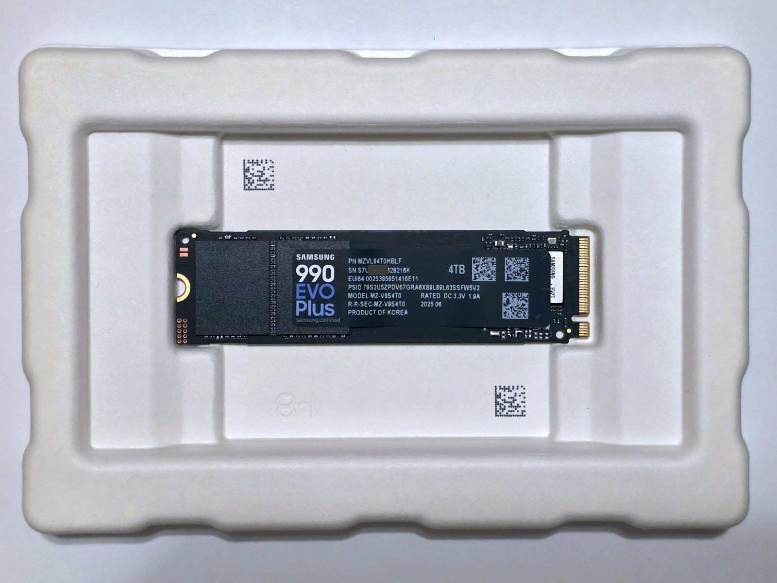 Samsung 990 Evo Plus 4TB M.2 2280 NVMe 4.0 x4 / 5.0 x2 Internal SSD MZ-V9S4T0