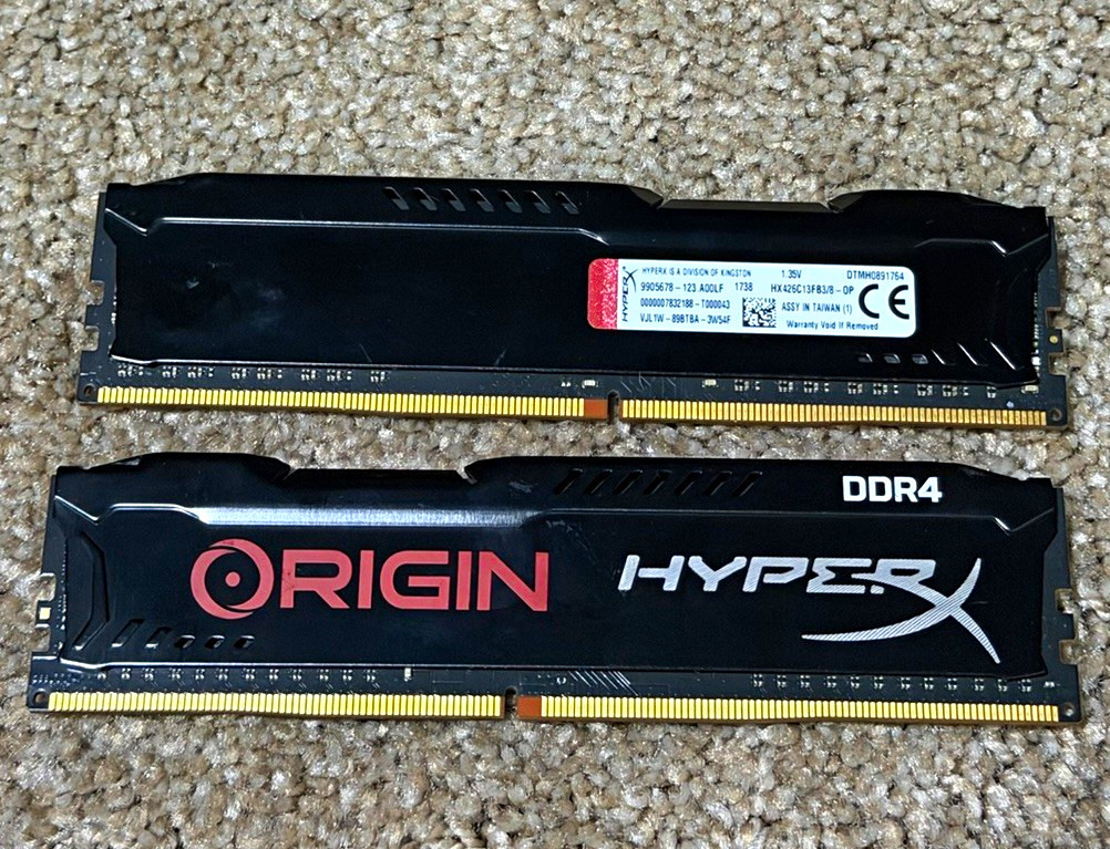 Kingston HyperX 16gb 8GBx2 DDR4 2666MHz PC4-21300 288-Pin DIMM HX426C16FB3/8