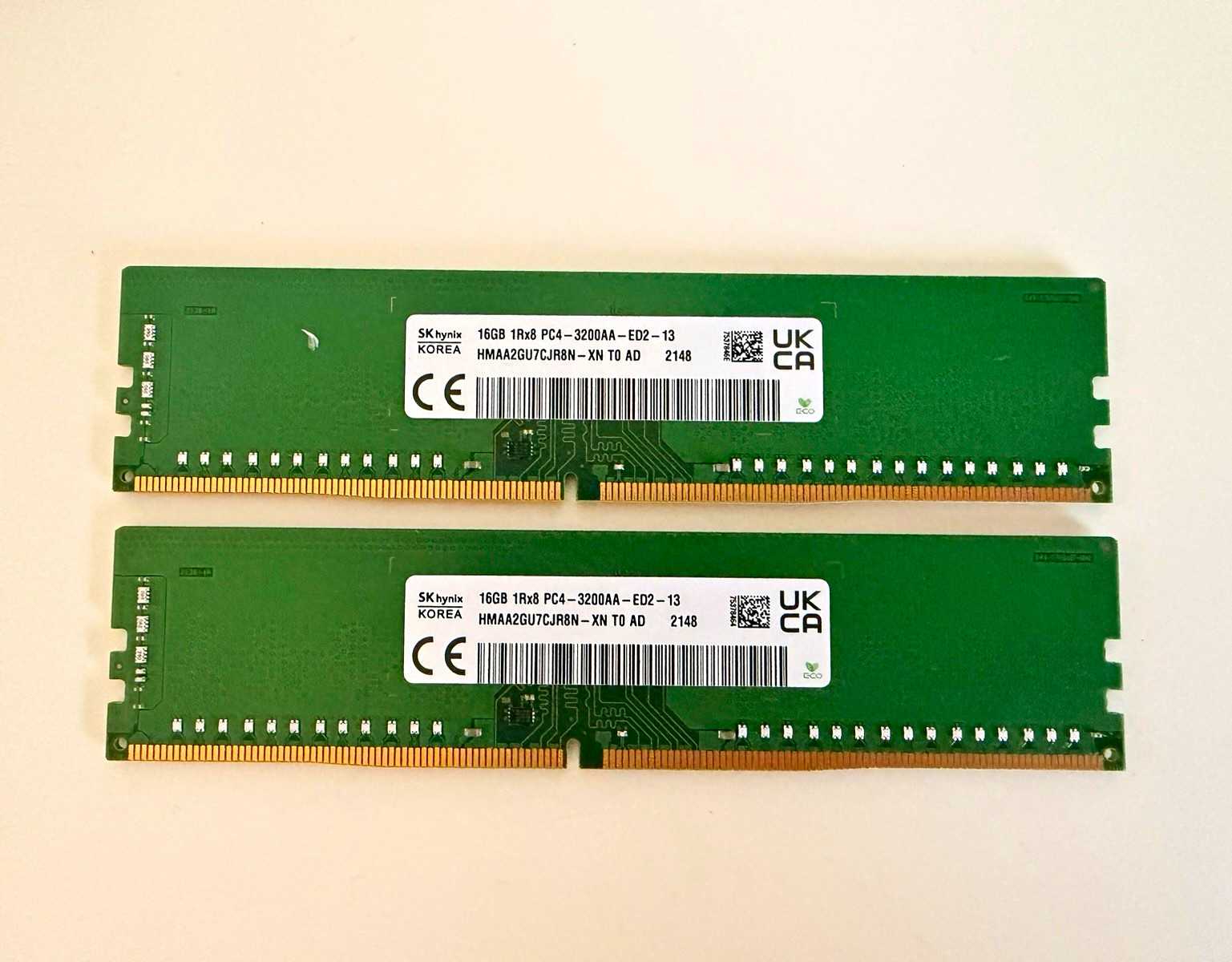 SK hynix 32GB (2x16GB) DDR4-3200 DIMM 288-Pin Non-ECC Unbuffered