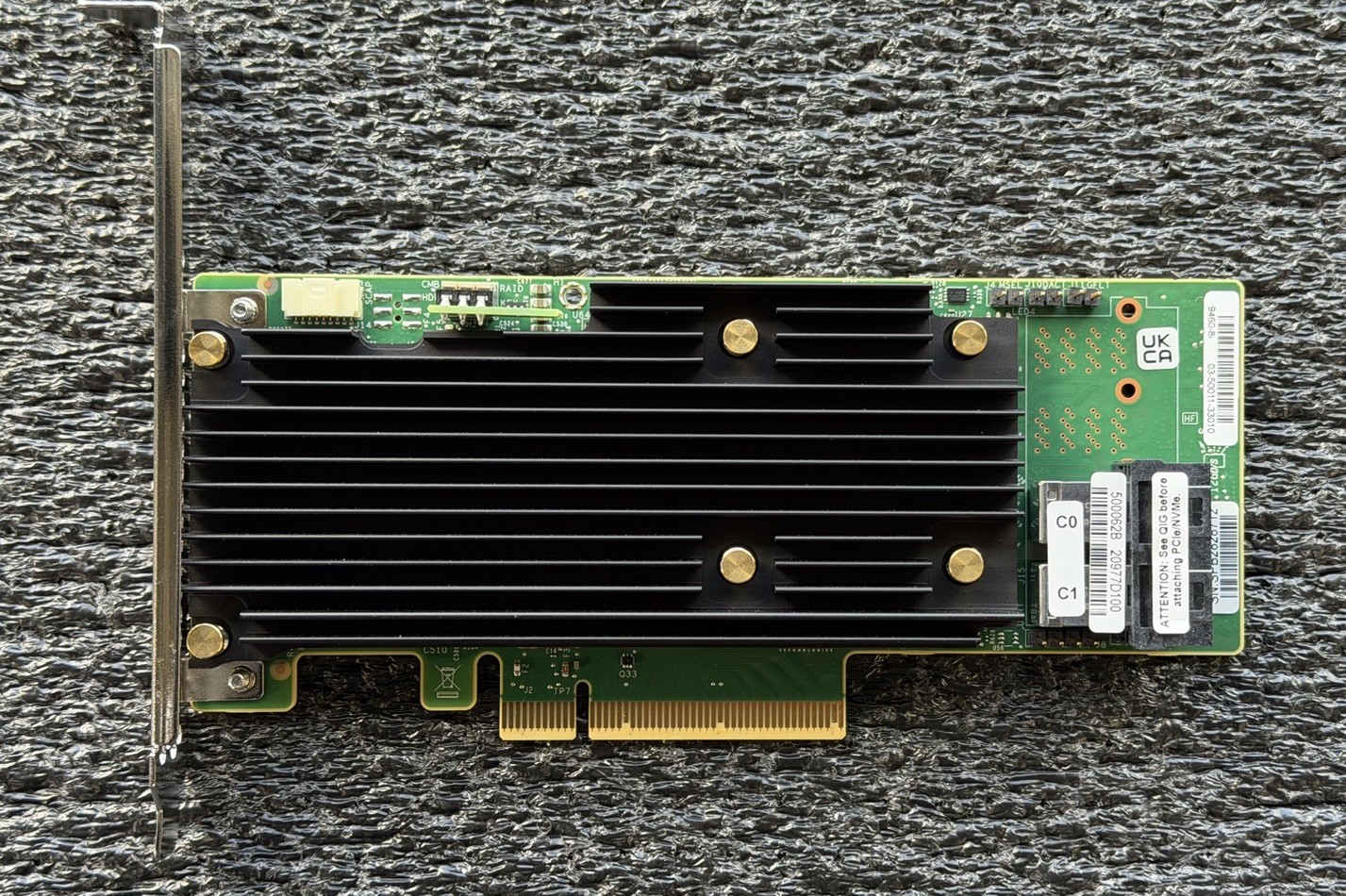 Broadcom Avago LSI MegaRAID 9460-8i 12Gb/s SAS SATA NVMe RAID Controller