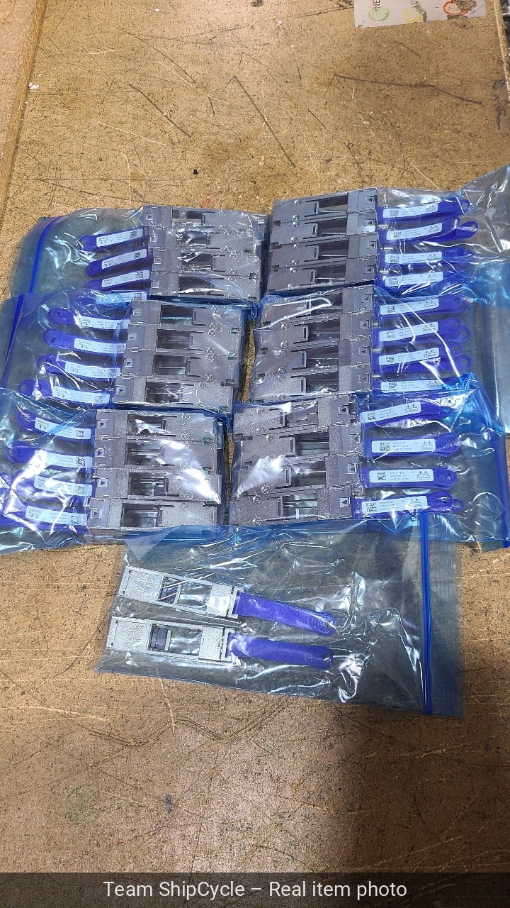 Lot of 50 HPE Mellanox 655874B21 Rev B2 40G QSFP to 10G SFP Adapter G2U Lot of 50 HPE Mellanox 655874B21 Rev B2 40G QSFP to 10G SFP Adapter G2U