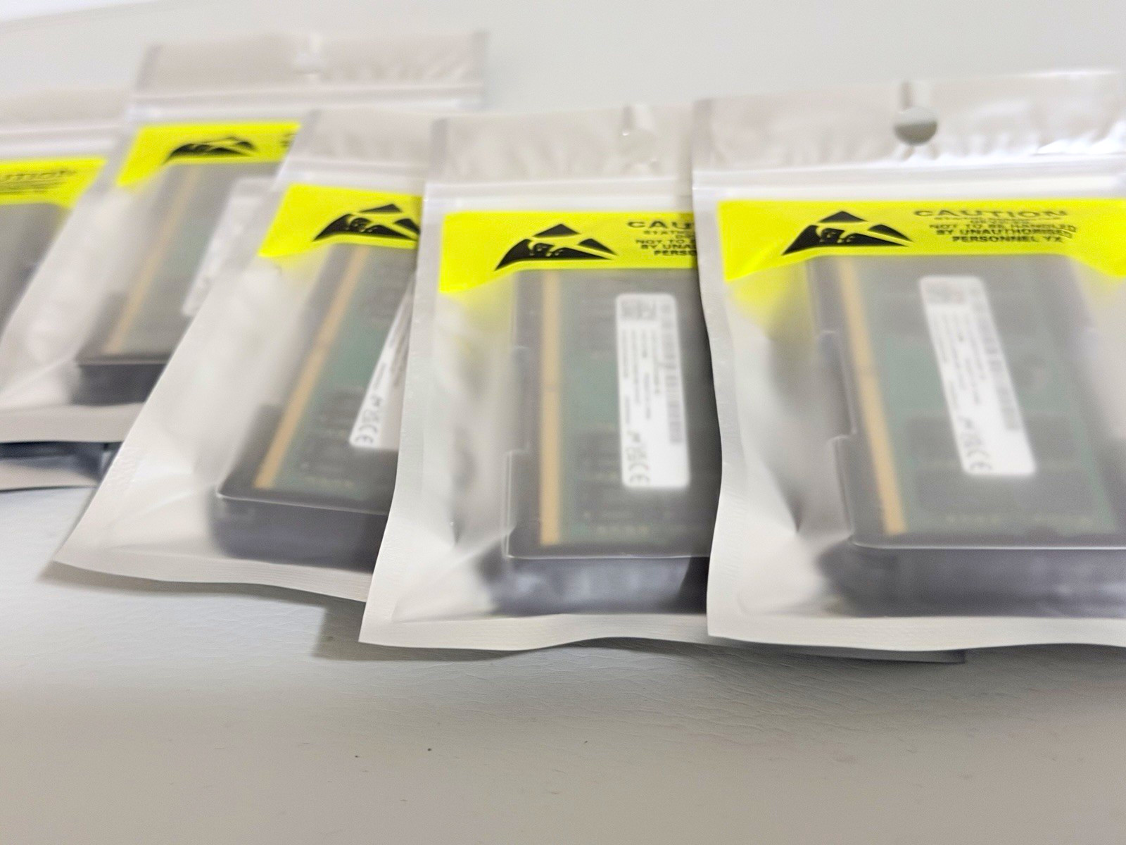 48GBx2 DDR5 SO-DIMM 262-Pin Laptop RAM PC5-5600B 2Rx8 MTC16C208X51SC56BB1BC