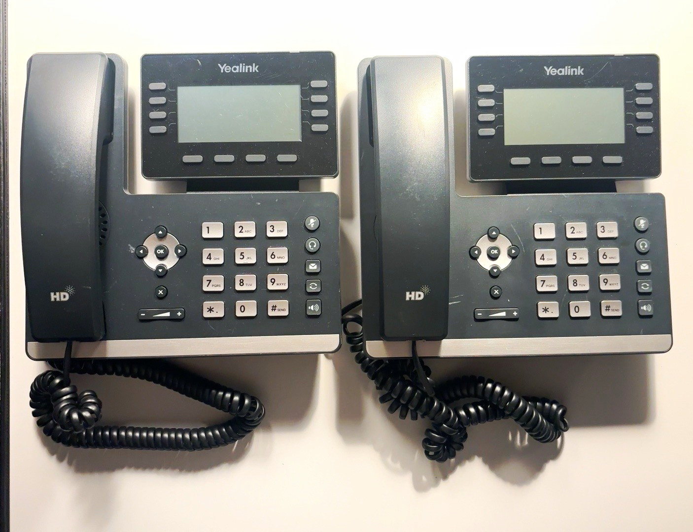 Yealink SIP-T53 Lot of 2 IP VoIP Phones PoE w/ Handsets No Power Adapters