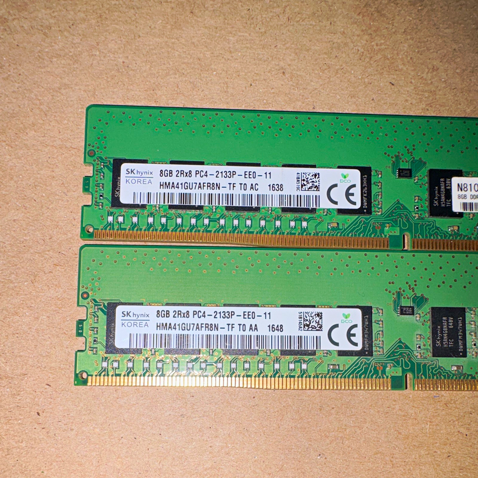 SK hynix 16GB (2x8GB) DDR4 SDRAM PC4-2133P 288-Pin DIMM HMA41GU7AFR8N-TF