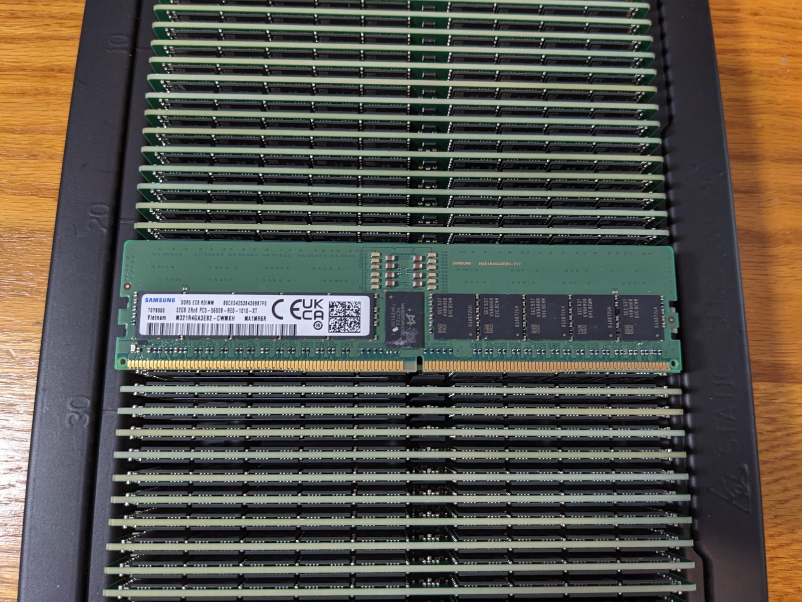 Samsung 32GB PC5-5600B 2Rx8 DDR5 ECC RDIMM Reg Server Memory M321R4GA3EB2-CWM