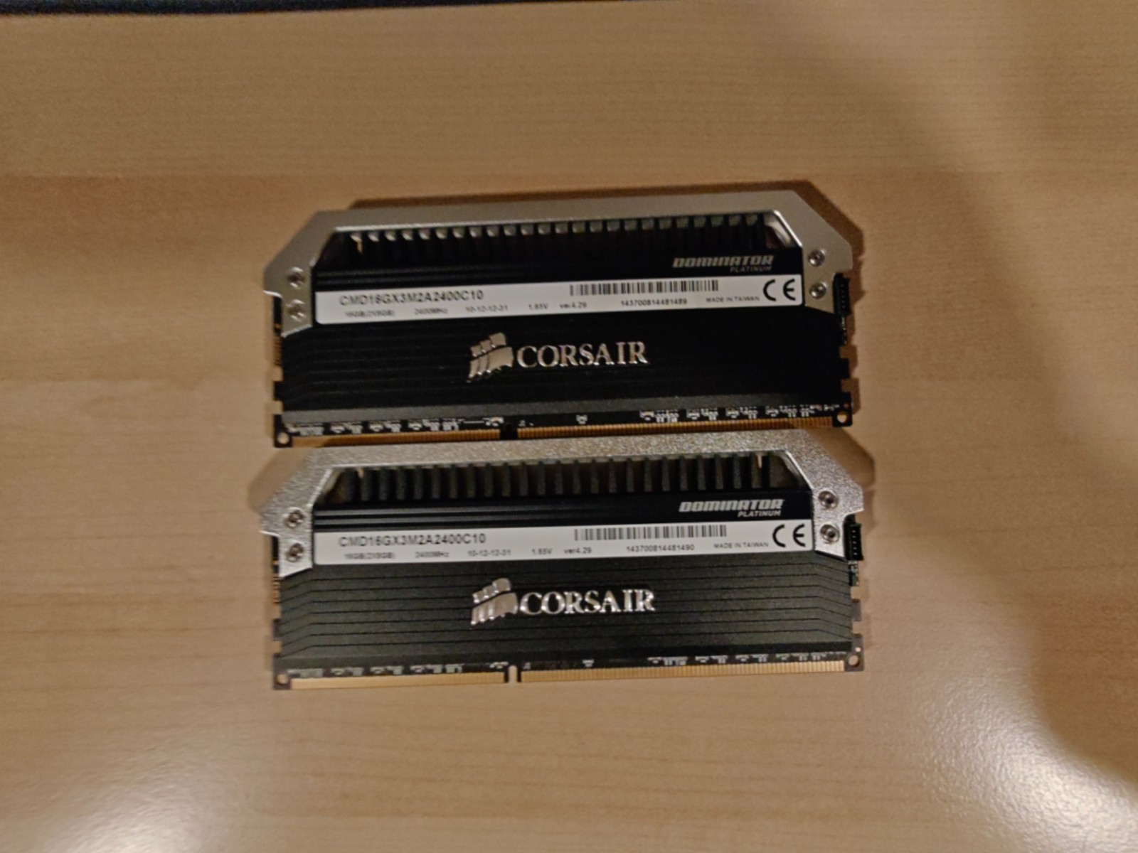 Corsair Dominator Platinum 16GB (2x8GB) DDR3-2400 CL10 RAM CMD16GX3M2A2400C10 Corsair Dominator Platinum 16GB (2x8GB) DDR3-2400 CL10 RAM CMD16GX3M2A2400C10