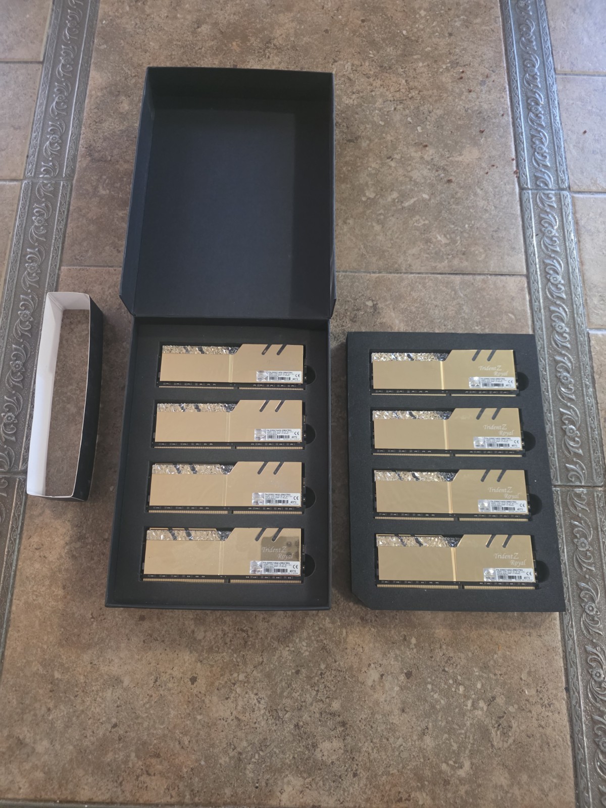 G.Skill Trident Z Royal 256GB 8x32GB F4-3200C14Q2-256GTRG CL14-18-18-38 DDR4 RAM