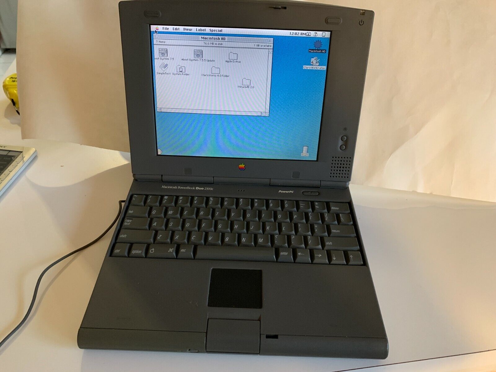 Apple Macintosh PowerBook Duo 2300c PowerPC 100Mhz 36.8MB RAM 80MB HD OS 7.5.5