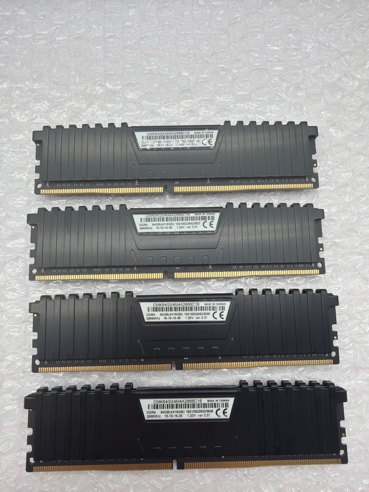 Lot of 4 Corsair Vengeance LPX 64GB (4x16GB) DDR4-2666 CMK64GX4M4A2666C16 Lot of 4 Corsair Vengeance LPX 64GB (4x16GB) DDR4-2666 CMK64GX4M4A2666C16