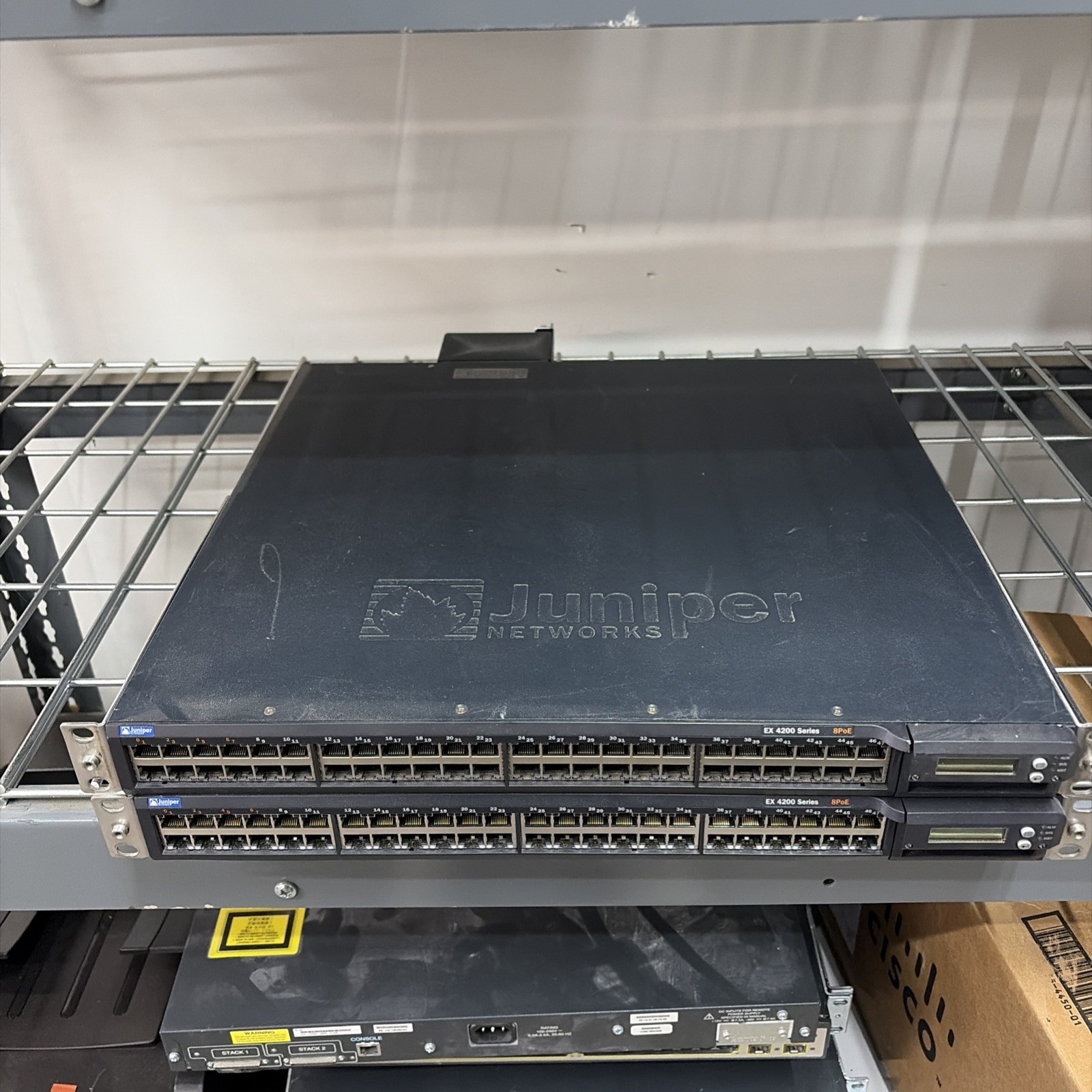 Juniper EX4200-48T Switch With Mounts And Power Supply Juniper EX4200-48T Switch With Mounts And Power Supply