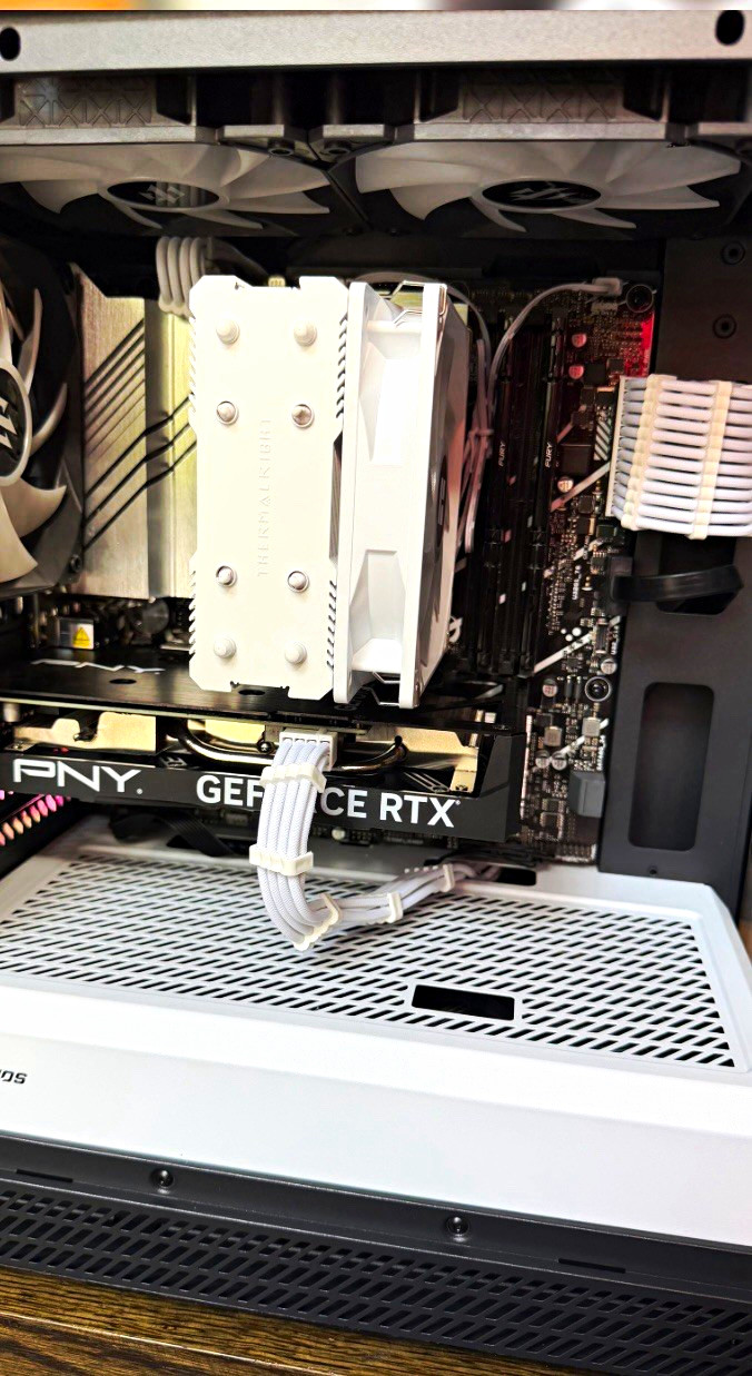 RTX 4060 | i5 12400F | 16GB DDR5 RTX 4060 | i5 12400F | 16GB DDR5