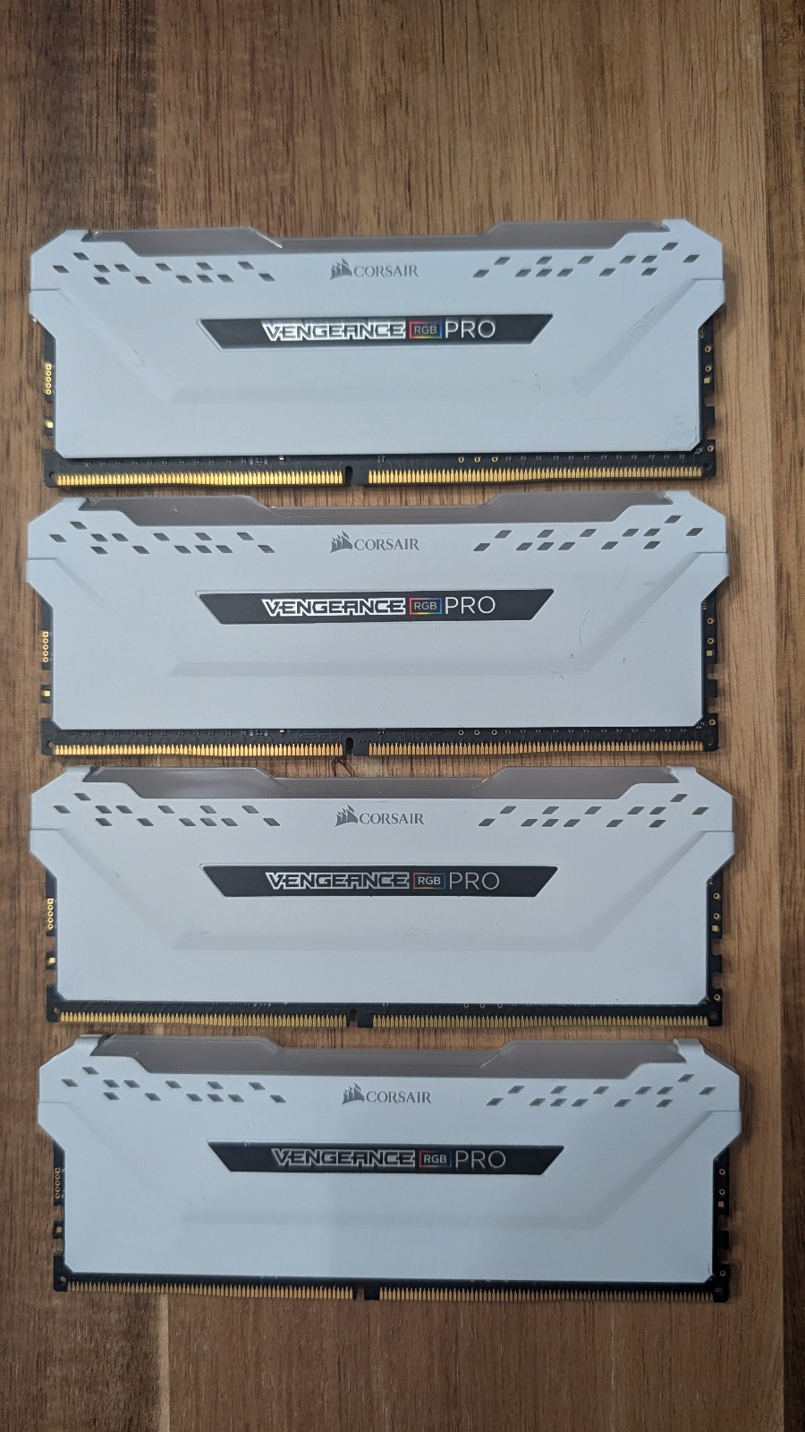 Corsair Vengeance RGB Pro White DDR4 32gb 3200MHz. Never overclocked. No box. Corsair Vengeance RGB Pro White DDR4 32gb 3200MHz. Never overclocked. No box.