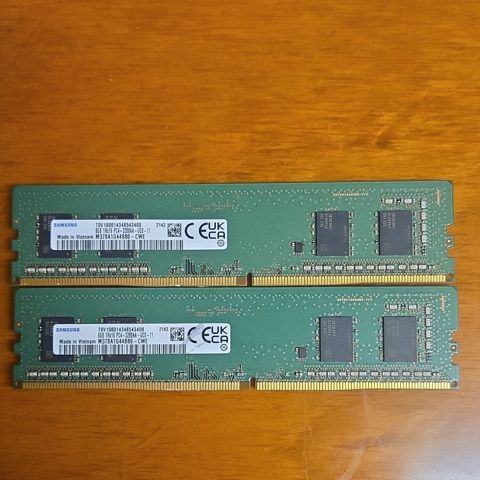Samsung 16GB (2x8GB) DDR4 UDIMM PC4-3200AA 288-Pin M378A1G44BB0-CWE