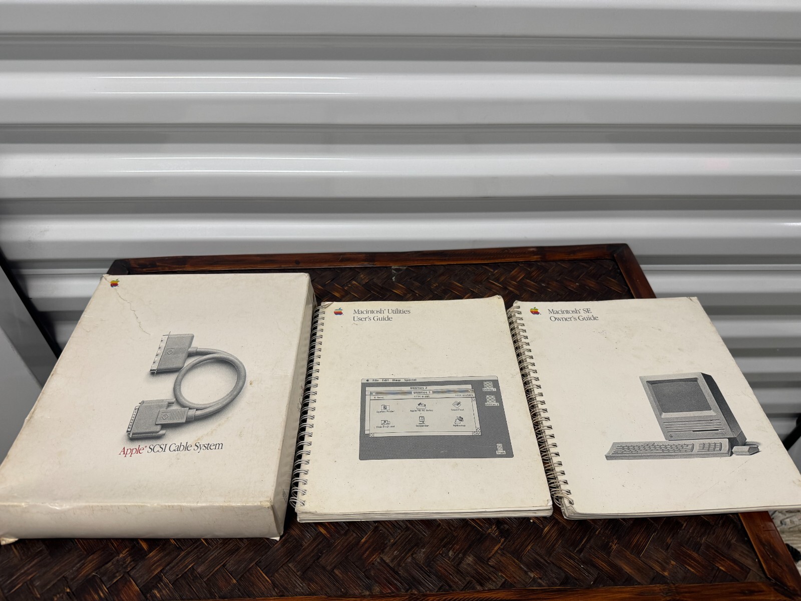 Vintage Apple Macintosh SE SCSI System Manuals Lot