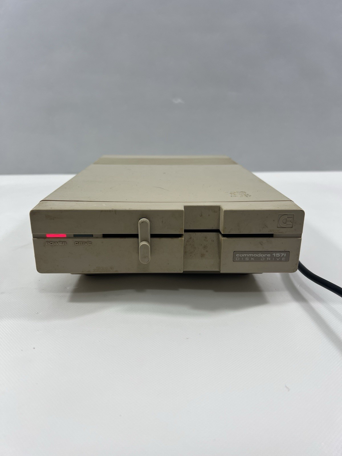 Vintage C64 Commodore 1571 Floppy Disc Drive “Powers On” UNTESTED, As Is Vintage C64 Commodore 1571 Floppy Disc Drive “Powers On” UNTESTED, As Is