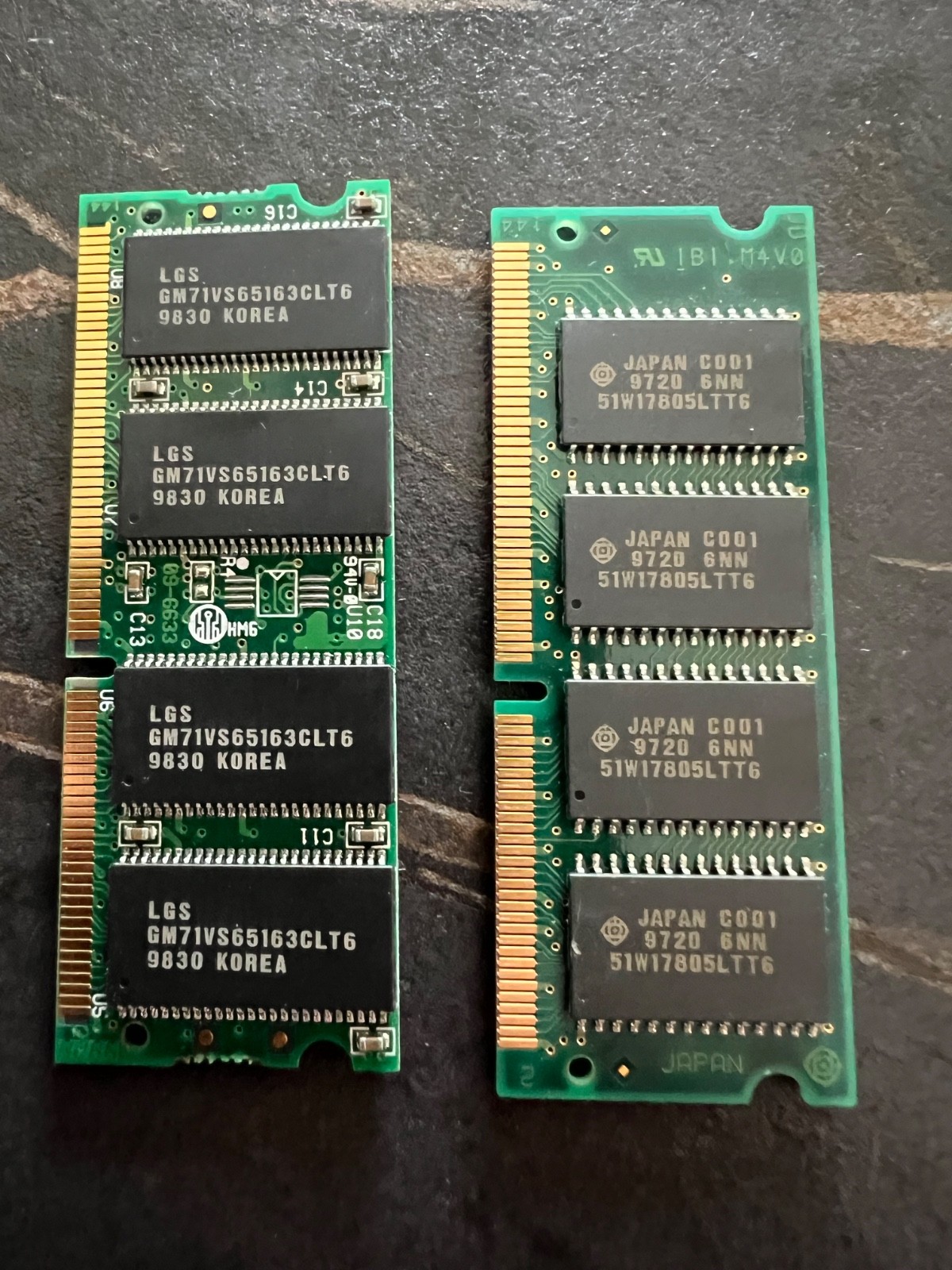 Vintage 64MB EDO Laptop RAM Lot 144-Pin LGS Hyundai HB56UW264D8-6L 60ns Vintage 64MB EDO Laptop RAM Lot 144-Pin LGS Hyundai HB56UW264D8-6L 60ns