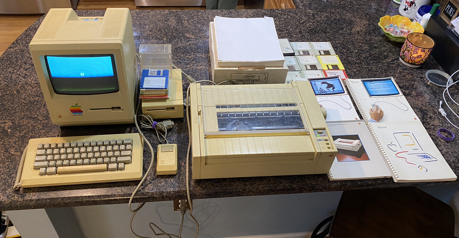 1984 APPLE MACINTOSH 128K FIRST MAC Model M0001 PICASSO KIT Discs Harvard Rare
