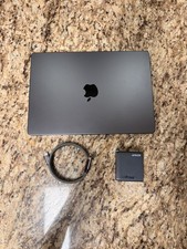 MacBook Pro 14” M5 32 GB Ram 1TB SSD Space Black picture