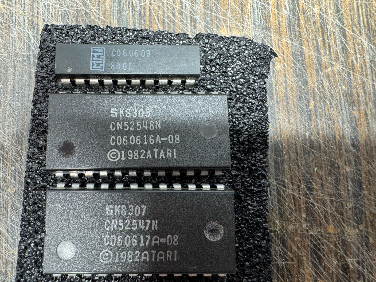 Atari 1200xl Original ROM And MMU set