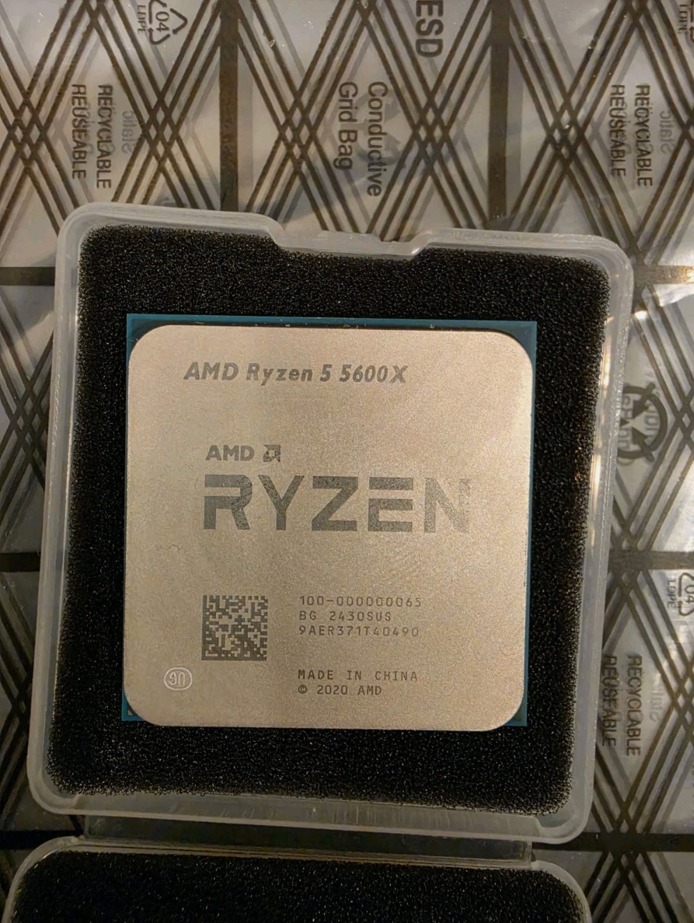 AMD Ryzen 5 5600X 3.7 GHz 6 Cores (100-000000065) Processor