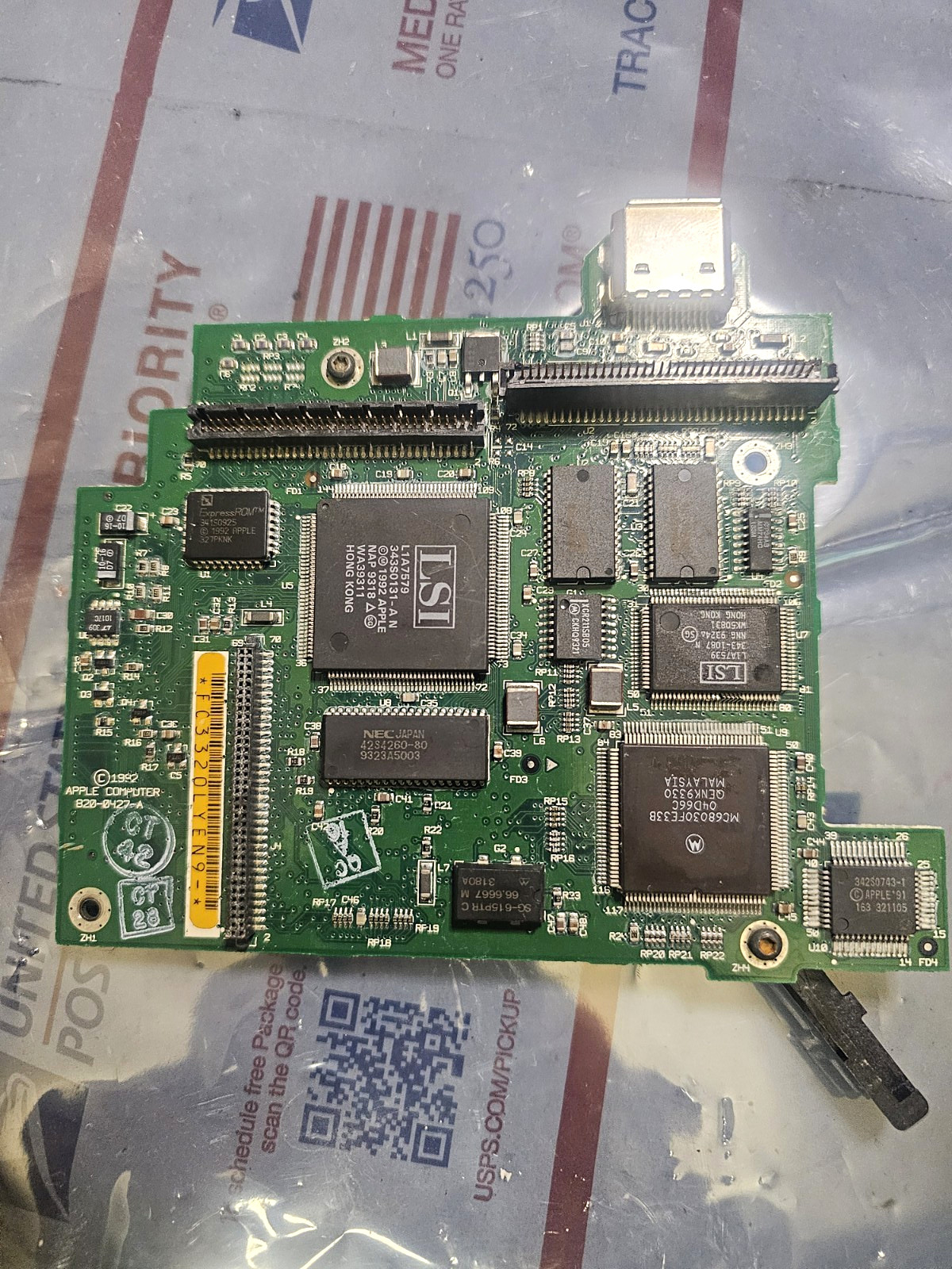 Vintage Apple Controller Card 820-0427-A Printed Circuit Board PCB Assembly Vintage Apple Controller Card 820-0427-A Printed Circuit Board PCB Assembly