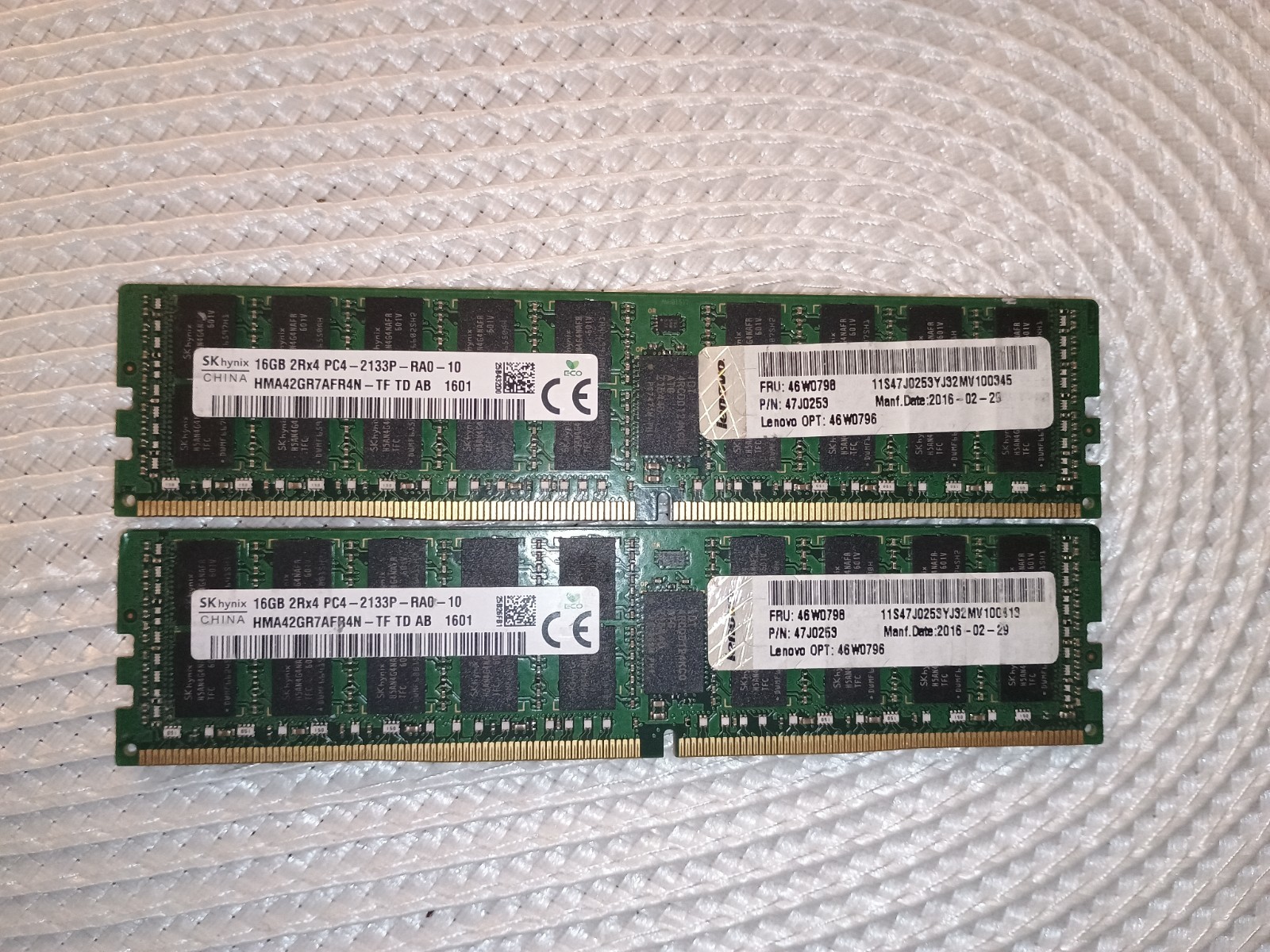 2x 16GB SK Hynix DDR4 2133MHz 2Rx4 PC4-2133P-RA0-10 ECC RDIMM Server RAM 2x 16GB SK Hynix DDR4 2133MHz 2Rx4 PC4-2133P-RA0-10 ECC RDIMM Server RAM