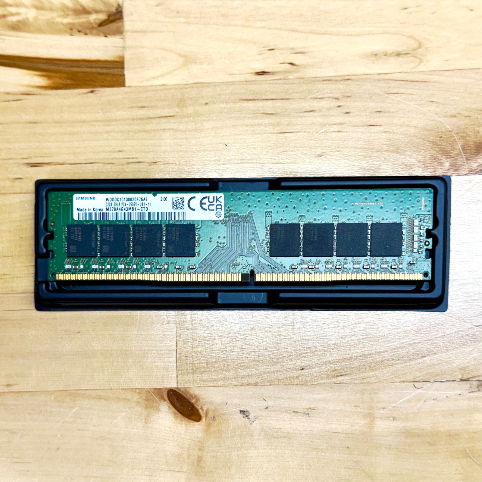 Samsung 32GB (1 x 32GB)  DDR4-2666 (PC4-21300) Memory (M378A4G43MB1-CTD)