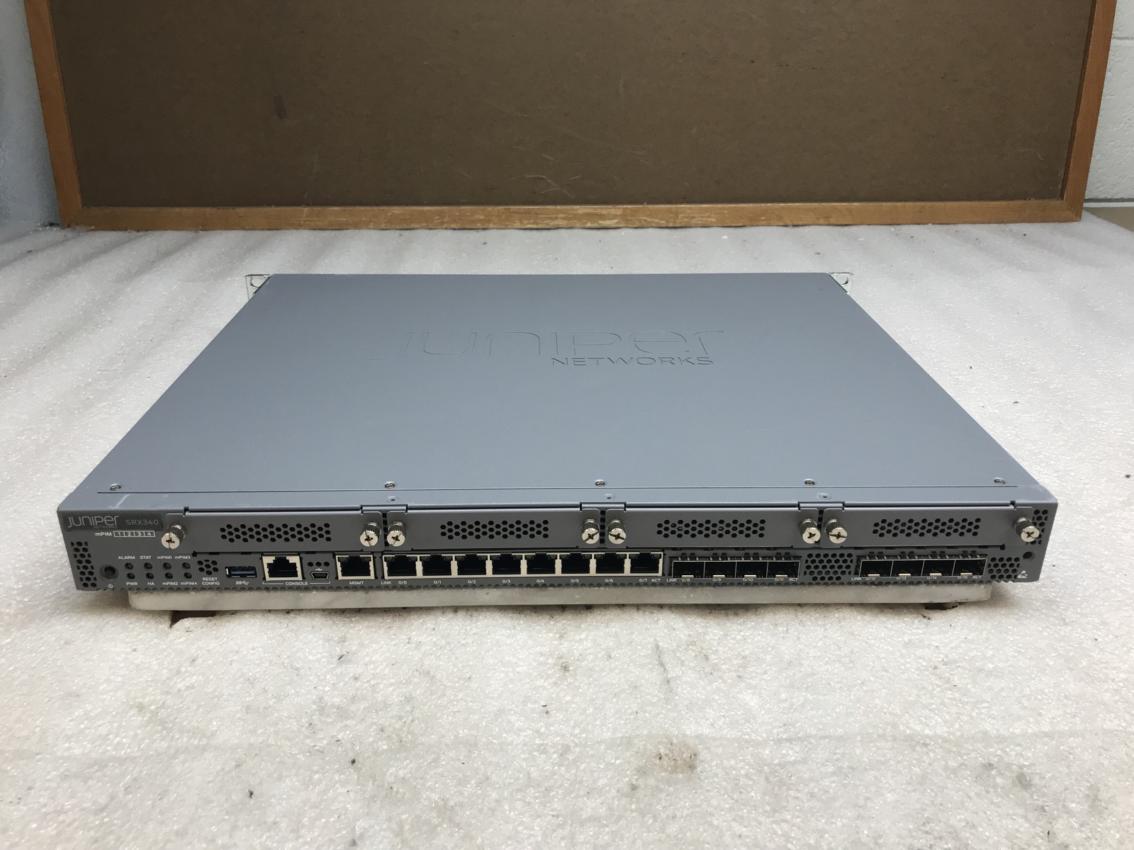 Juniper Networks SRX340 16x1GbE Ports Service Gateway Security Appliance W/ Ears Juniper Networks SRX340 16x1GbE Ports Service Gateway Security Appliance W/ Ears
