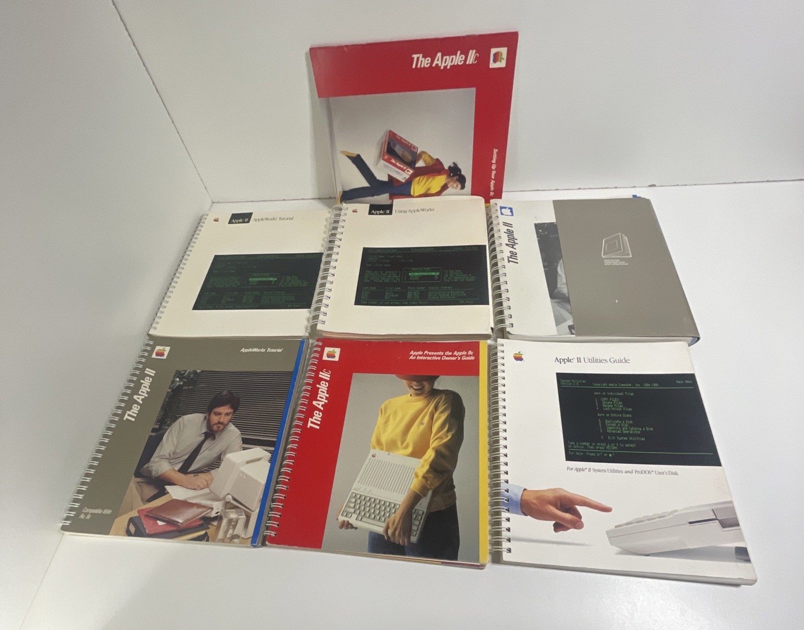 7 Vintage 1984-85 Apple Manual Set Up Owner's Guide Scribe Monitor Mouse Lot 7 Vintage 1984-85 Apple Manual Set Up Owner's Guide Scribe Monitor Mouse Lot