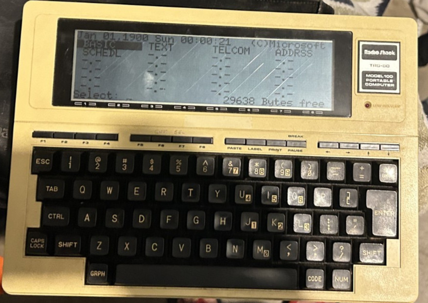Working Vintage Radio Shack TRS-80 Model 100 Portable Computer w/ Case