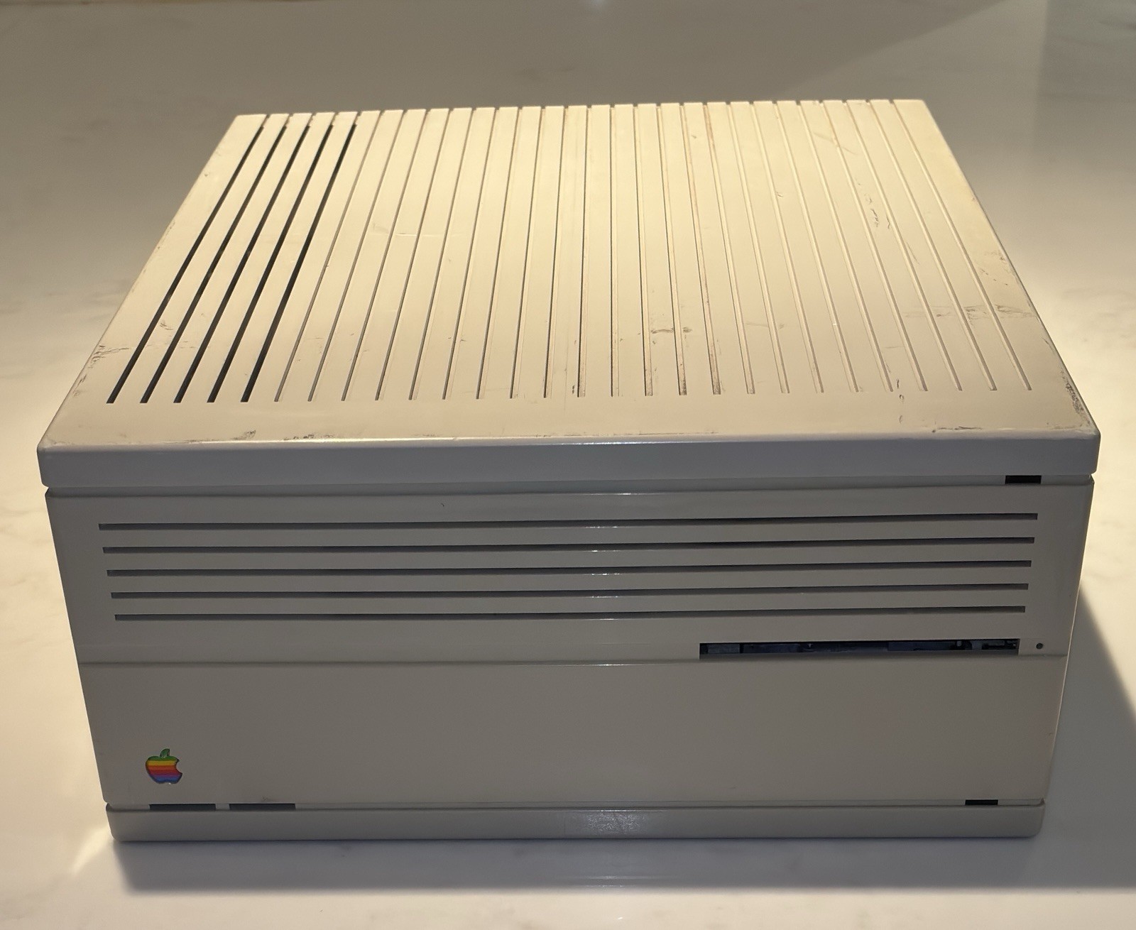 Vintage 1990’s APPLE MACINTOSH Desktop PC Computer IIci? SEE INTERNALS UNTESTED