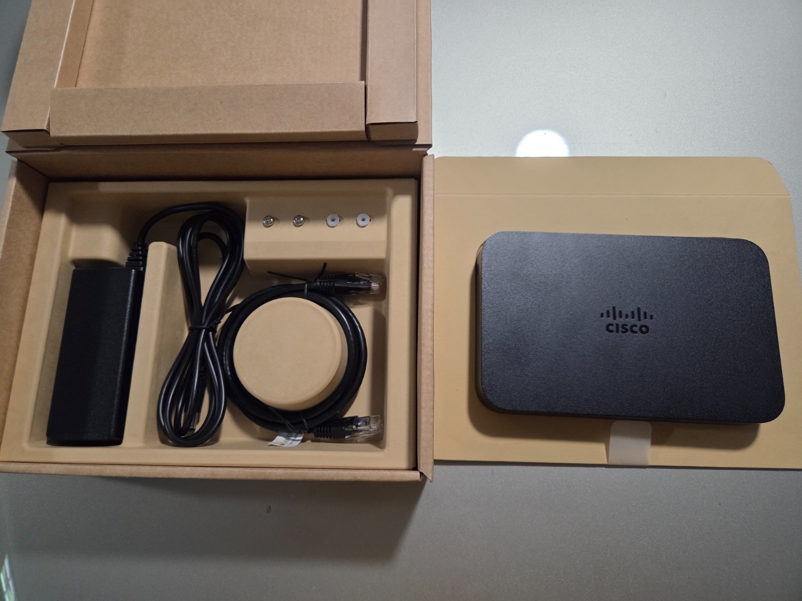 Cisco Meraki Z3-HW 5-Port GbE Router W/ Power Adapter, RJ45 Cable P/N: 600-53010 Cisco Meraki Z3-HW 5-Port GbE Router W/ Power Adapter, RJ45 Cable P/N: 600-53010