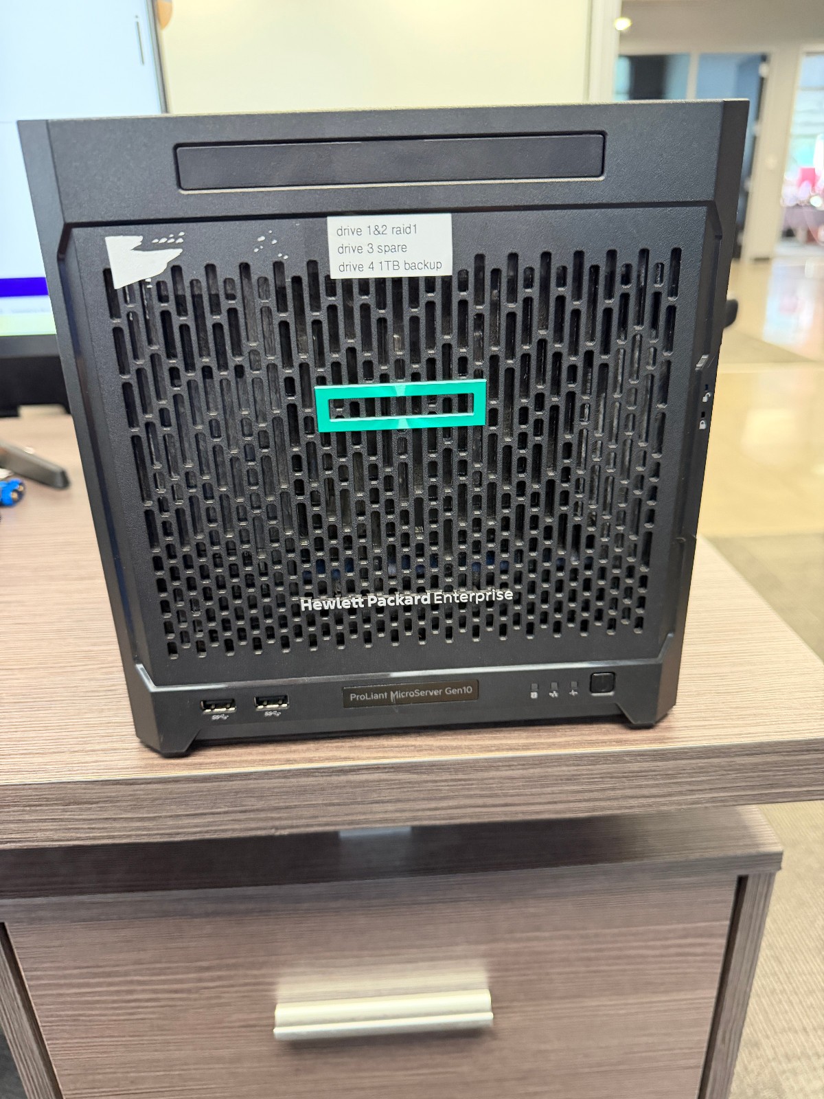 HPe Proliant Microserver Gen10 AMD Opteron 16GB RAM, 3x Intel SSD, Working HPe Proliant Microserver Gen10 AMD Opteron 16GB RAM, 3x Intel SSD, Working