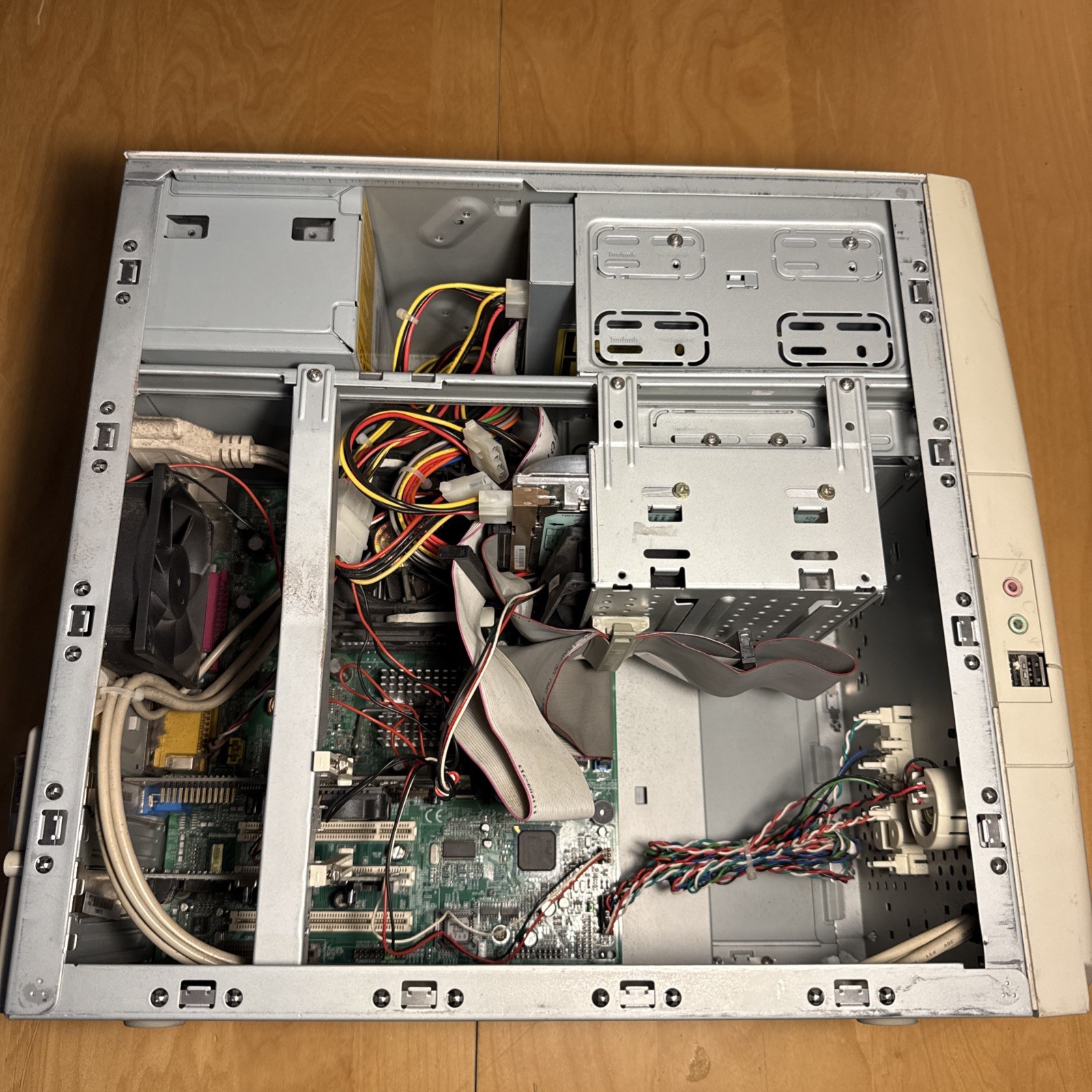 Vintage Tangent CHP008A Computer Pentium 4 1.5Ghz w/28.5Gb HD & 512MB Ram WORKS Vintage Tangent CHP008A Computer Pentium 4 1.5Ghz w/28.5Gb HD & 512MB Ram WORKS