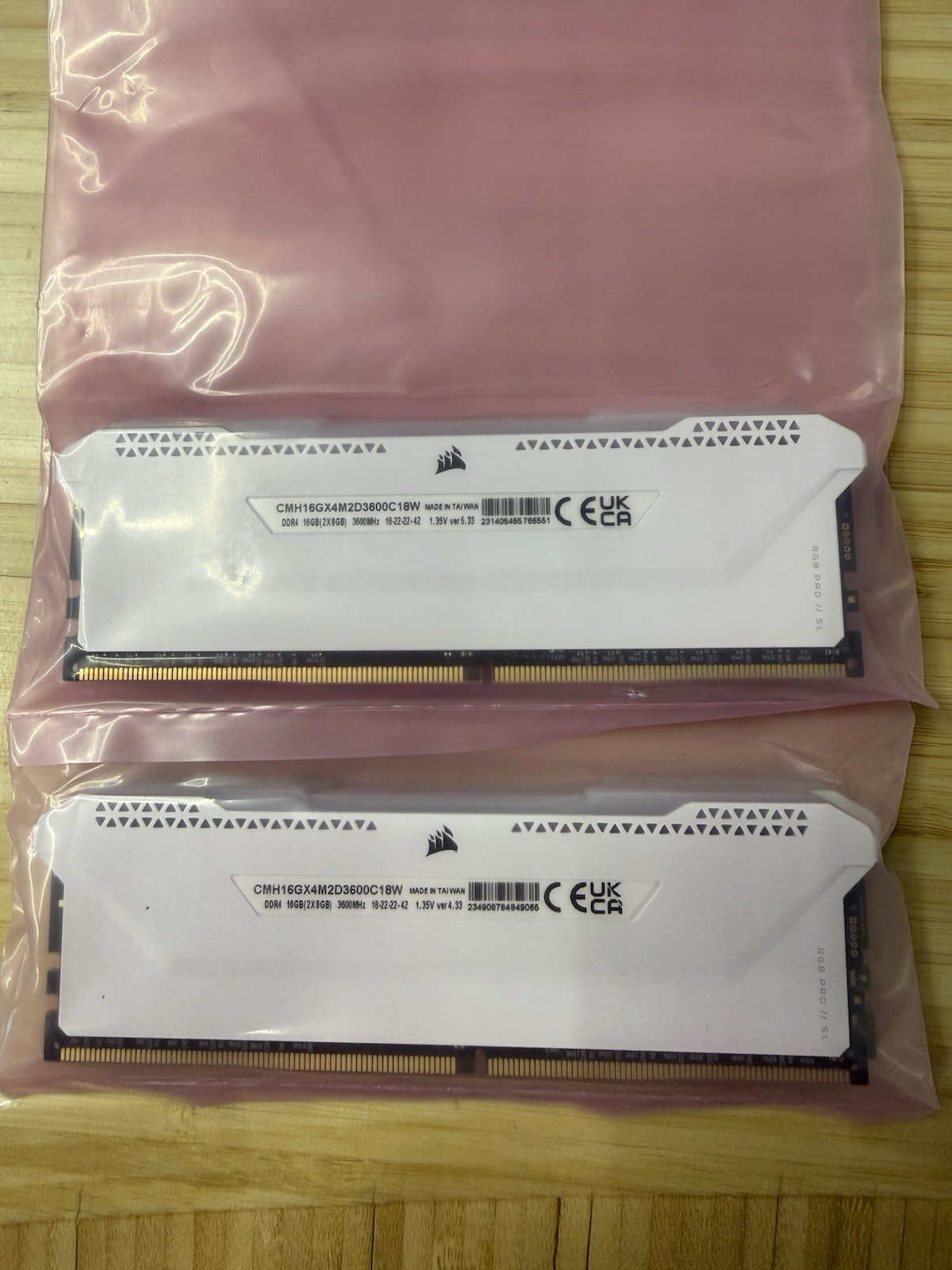 16GB (2x8GB) : 3600MHz DDR4 Desktop : Corsair CMH16GX4M2D3600C18W #C2