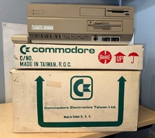 Commodore Amiga 2000 Rev 4.2 (PAL, Kickstart 1.3) Computer Keyboard Mouse Box SB picture